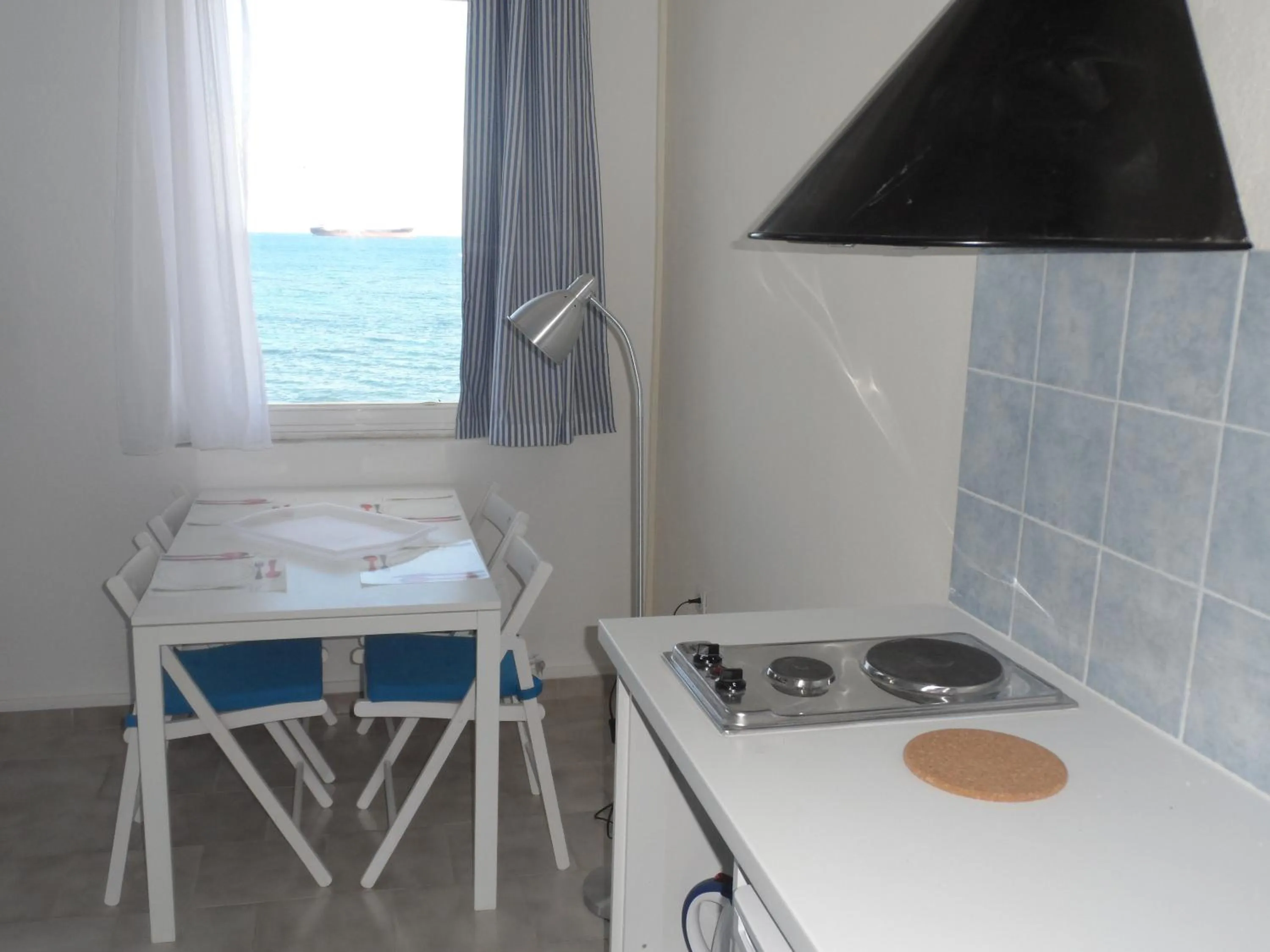 Kitchen or kitchenette in Seafront Studios and Apartments