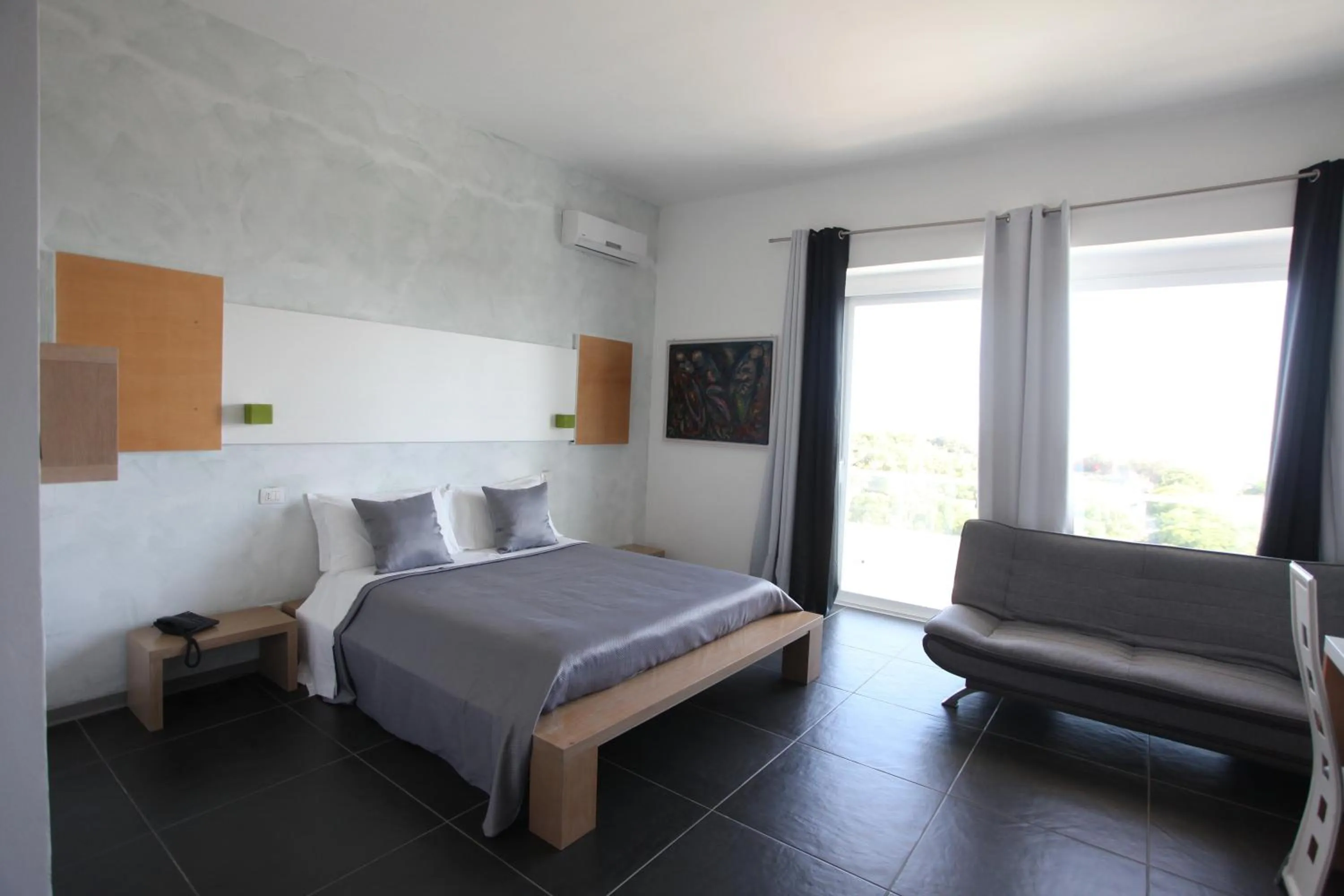 Photo of the whole room in Oasis Park Hotel