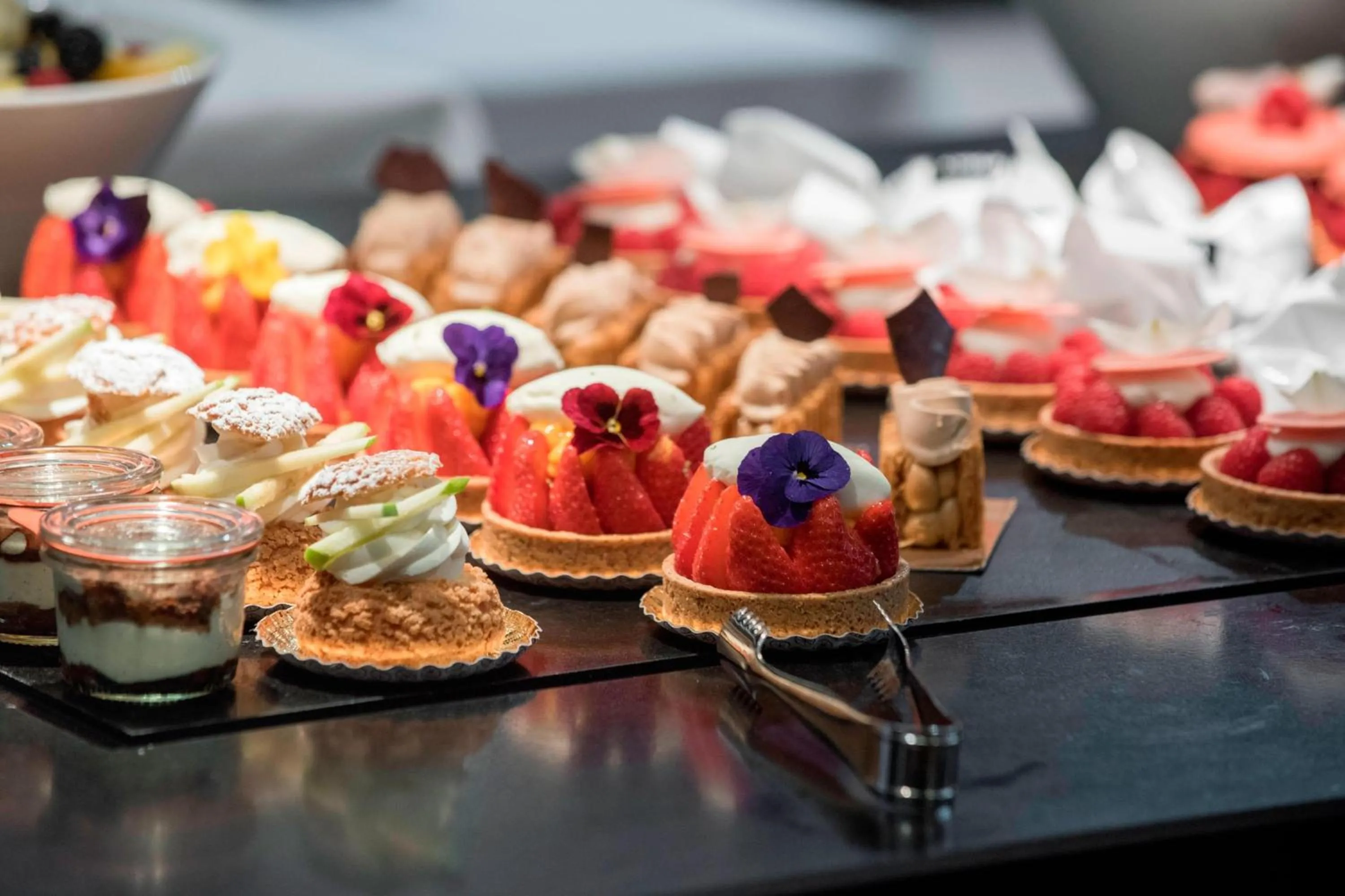 Restaurant/places to eat in Lyon Marriott Hotel Cité Internationale