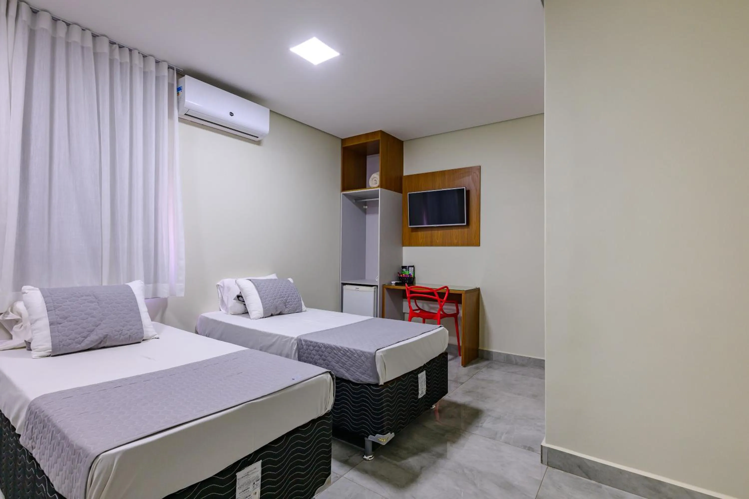 Bedroom, Bed in OYO Hotel Brisa Tropical, Brasília