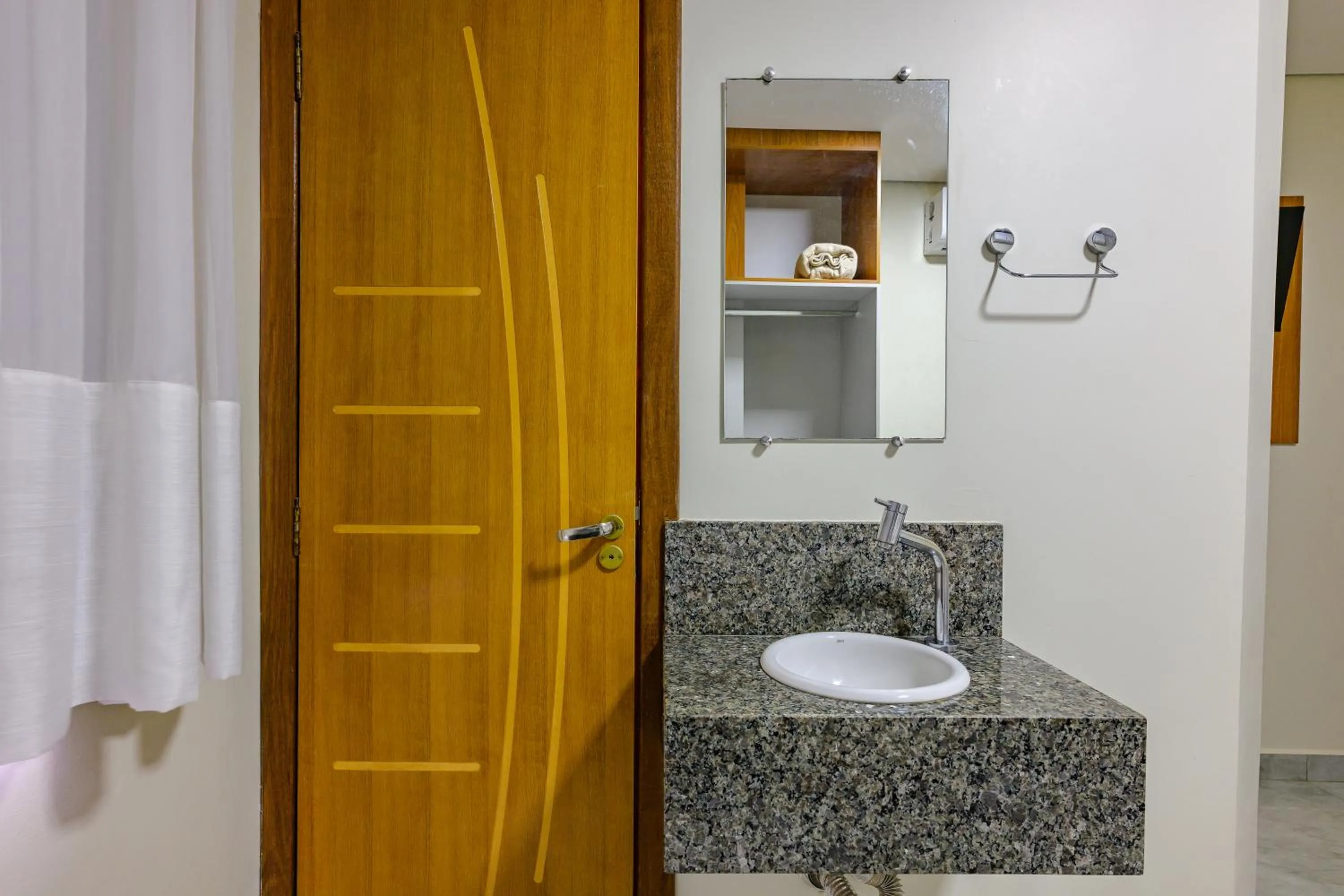 Bathroom in OYO Hotel Brisa Tropical, Brasília