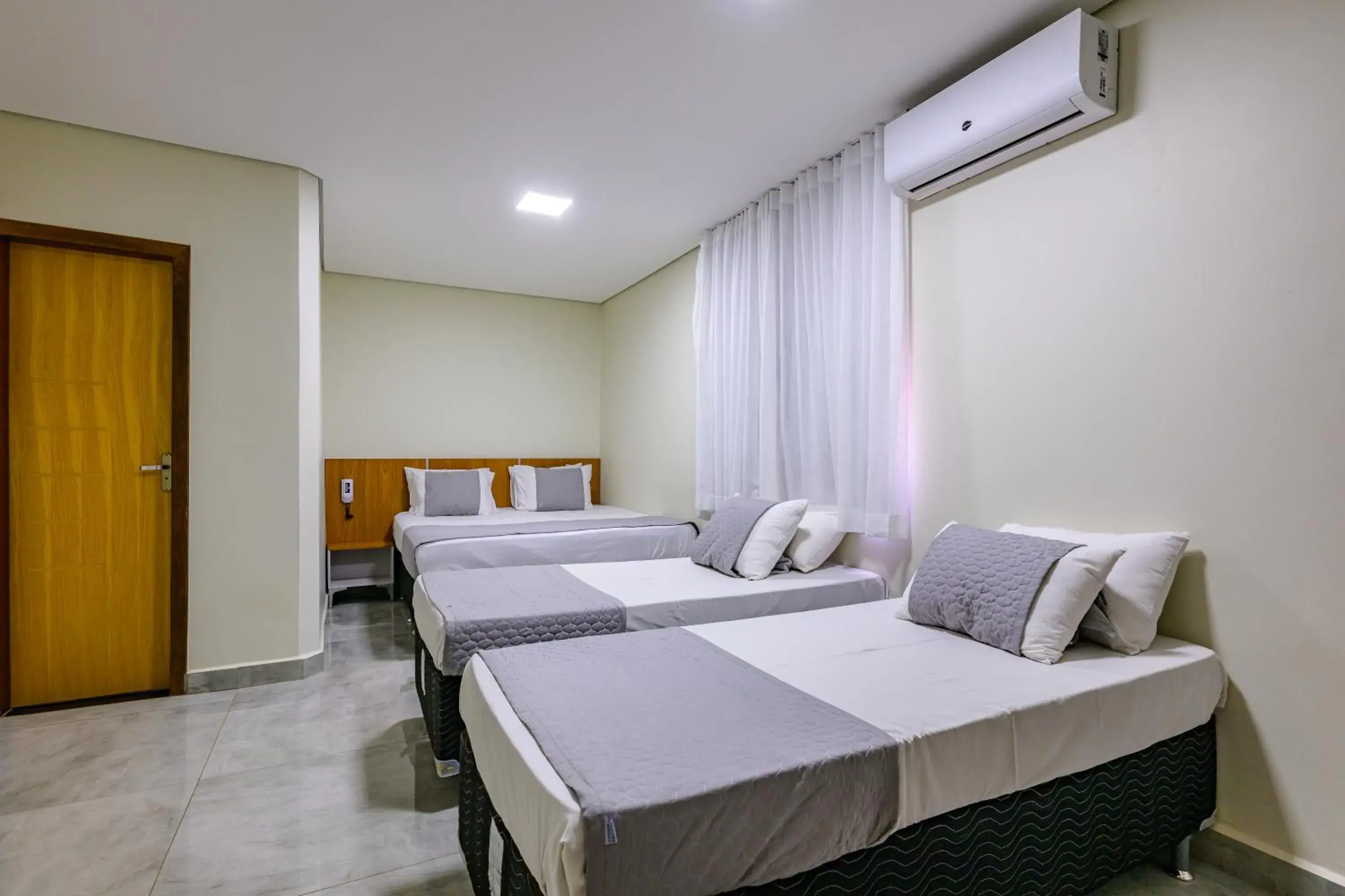 Standard Quadruple Room in OYO Hotel Brisa Tropical, Brasília Standard Quadruple Room in OYO Hotel Brisa Tropical, Brasília