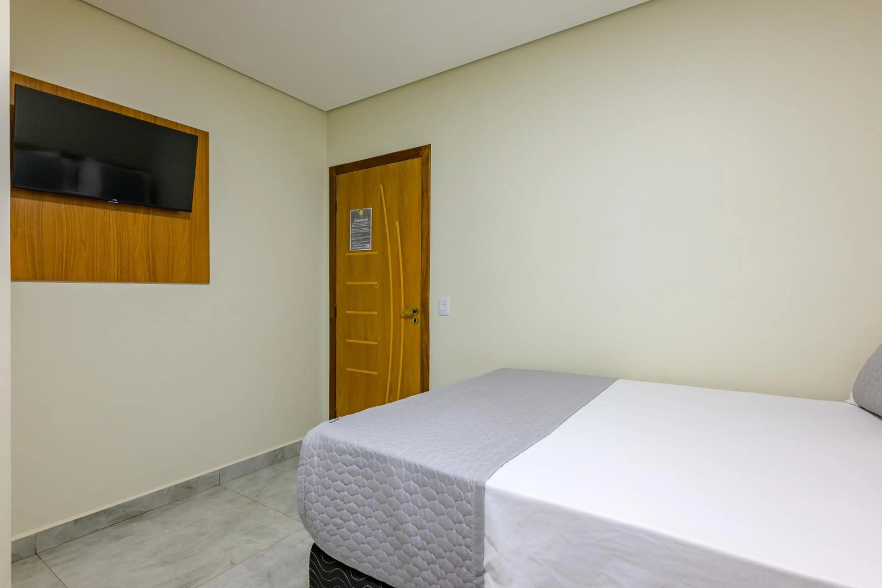 Bedroom, Bed in OYO Hotel Brisa Tropical, Brasília