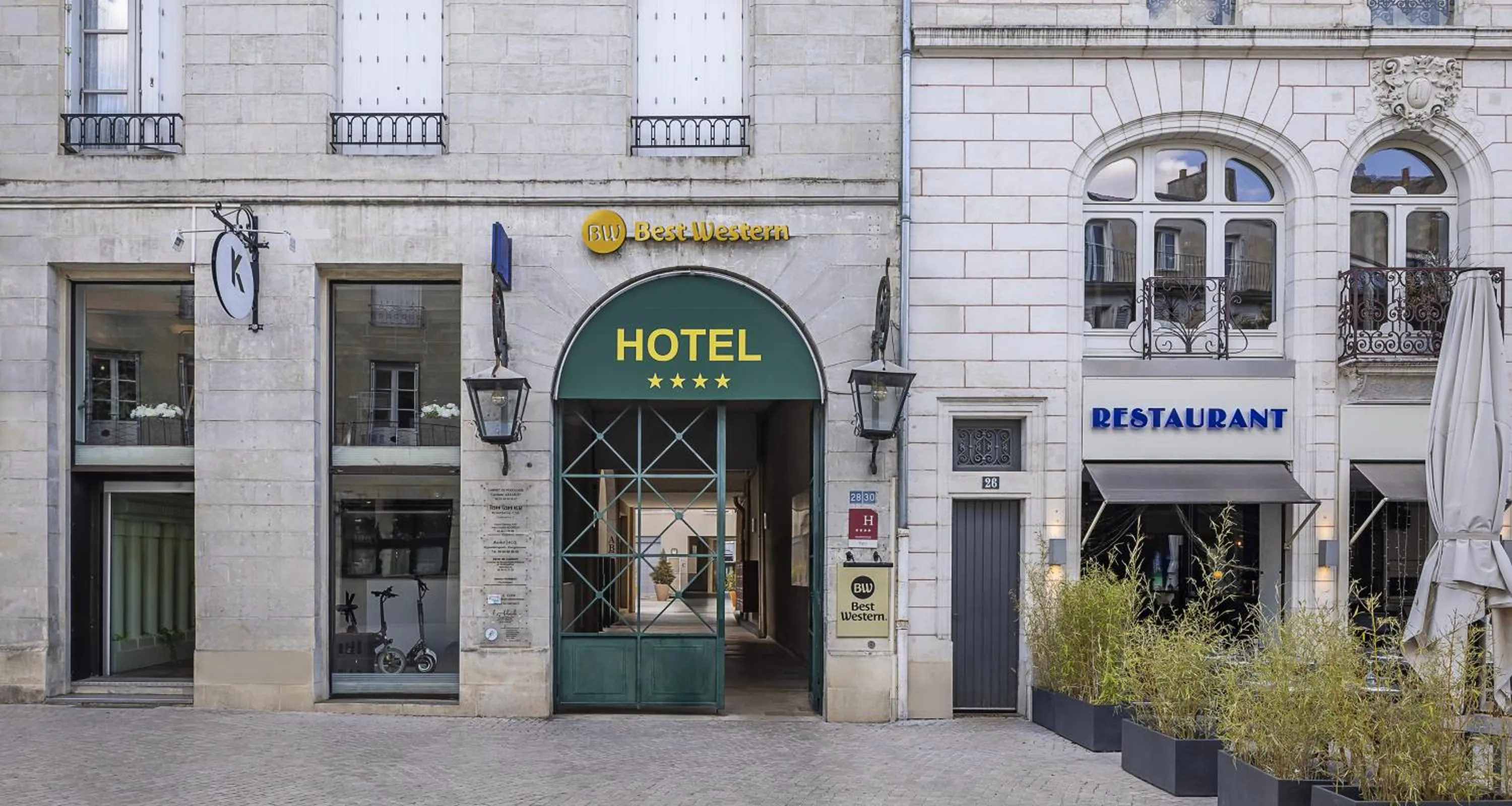 Facade/entrance in Best Western Poitiers Centre Le Grand Hôtel