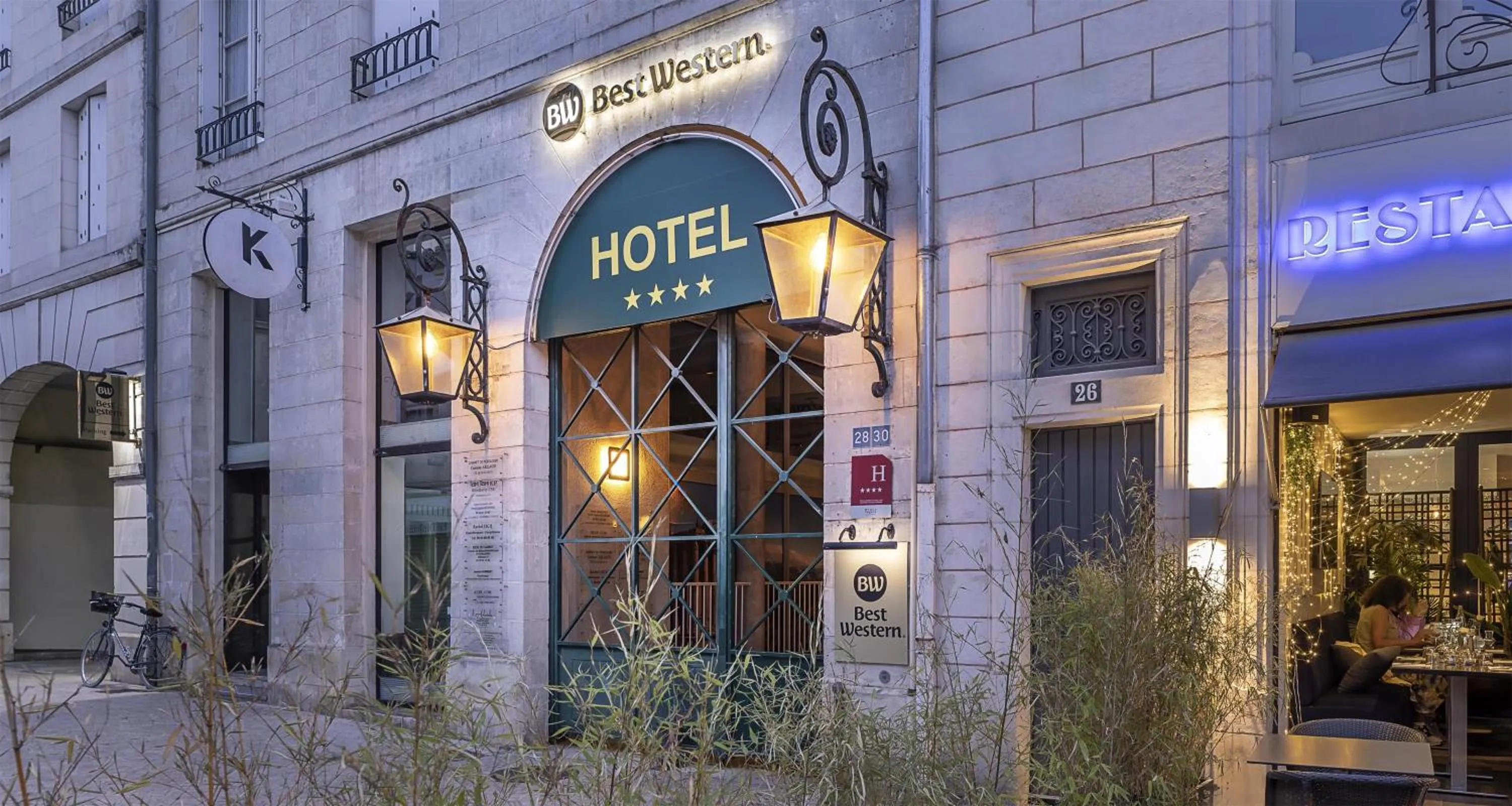 Property building in Best Western Poitiers Centre Le Grand Hôtel