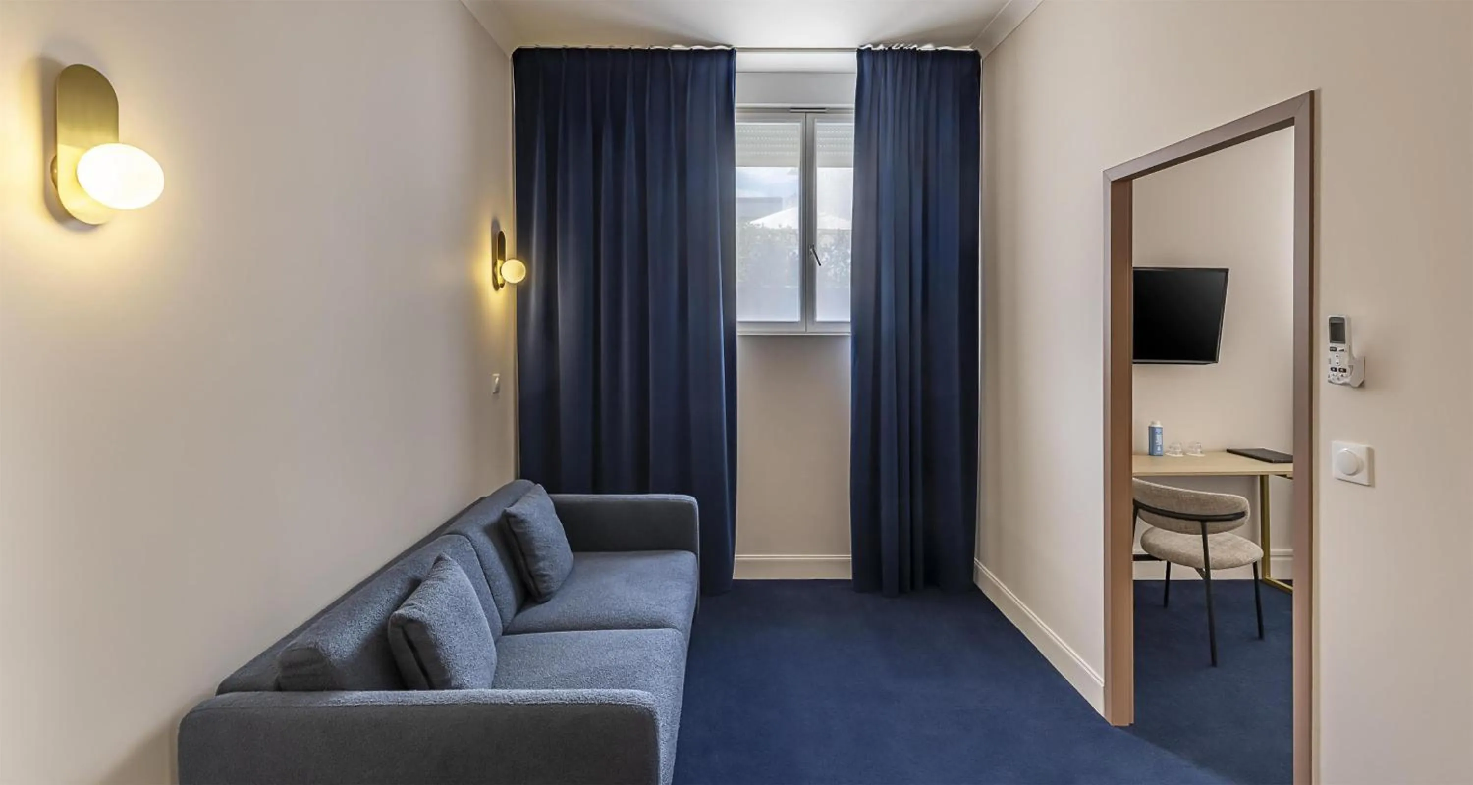 Bedroom in Best Western Poitiers Centre Le Grand Hôtel