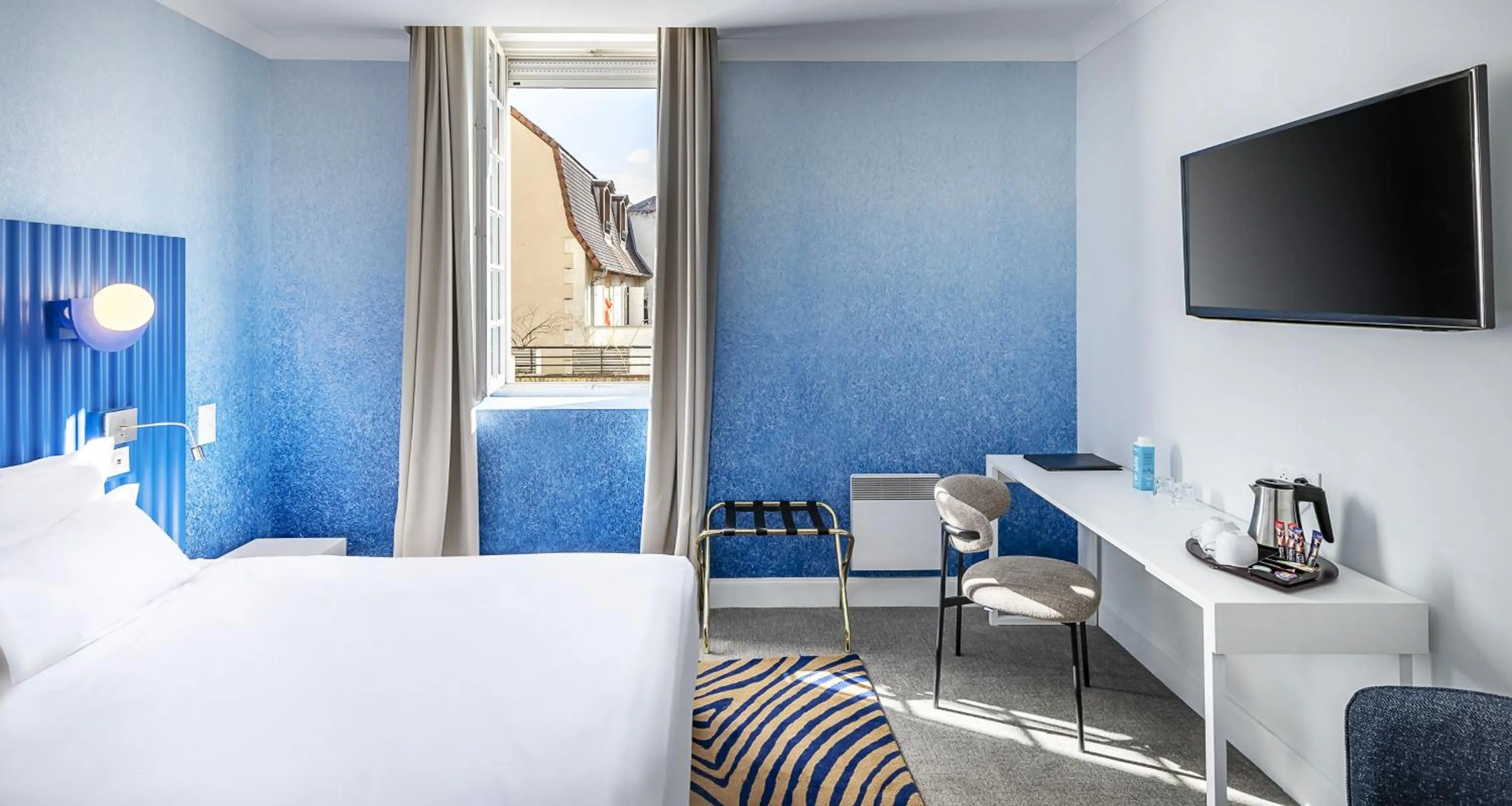 Bedroom, Bed in Best Western Poitiers Centre Le Grand Hôtel