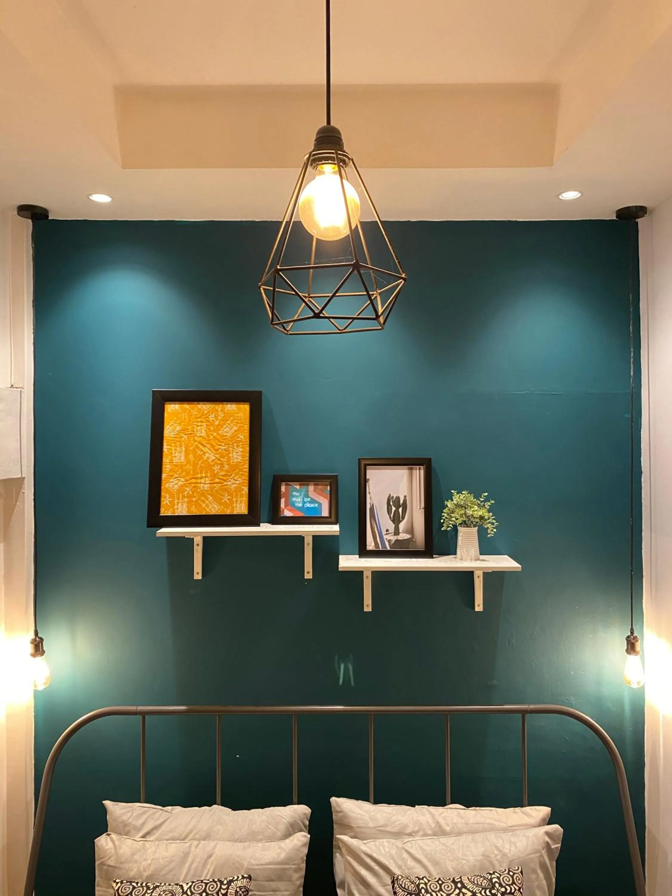 Decorative detail, Bed in Wonderloft Hostel Jogja