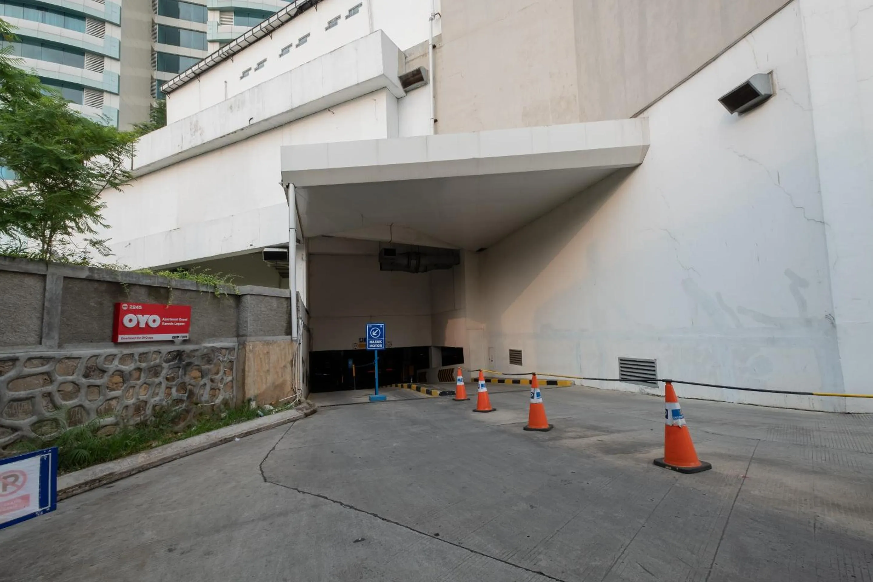 Facade/entrance in OYO 2245 Apartment Grand Kamala Lagoon