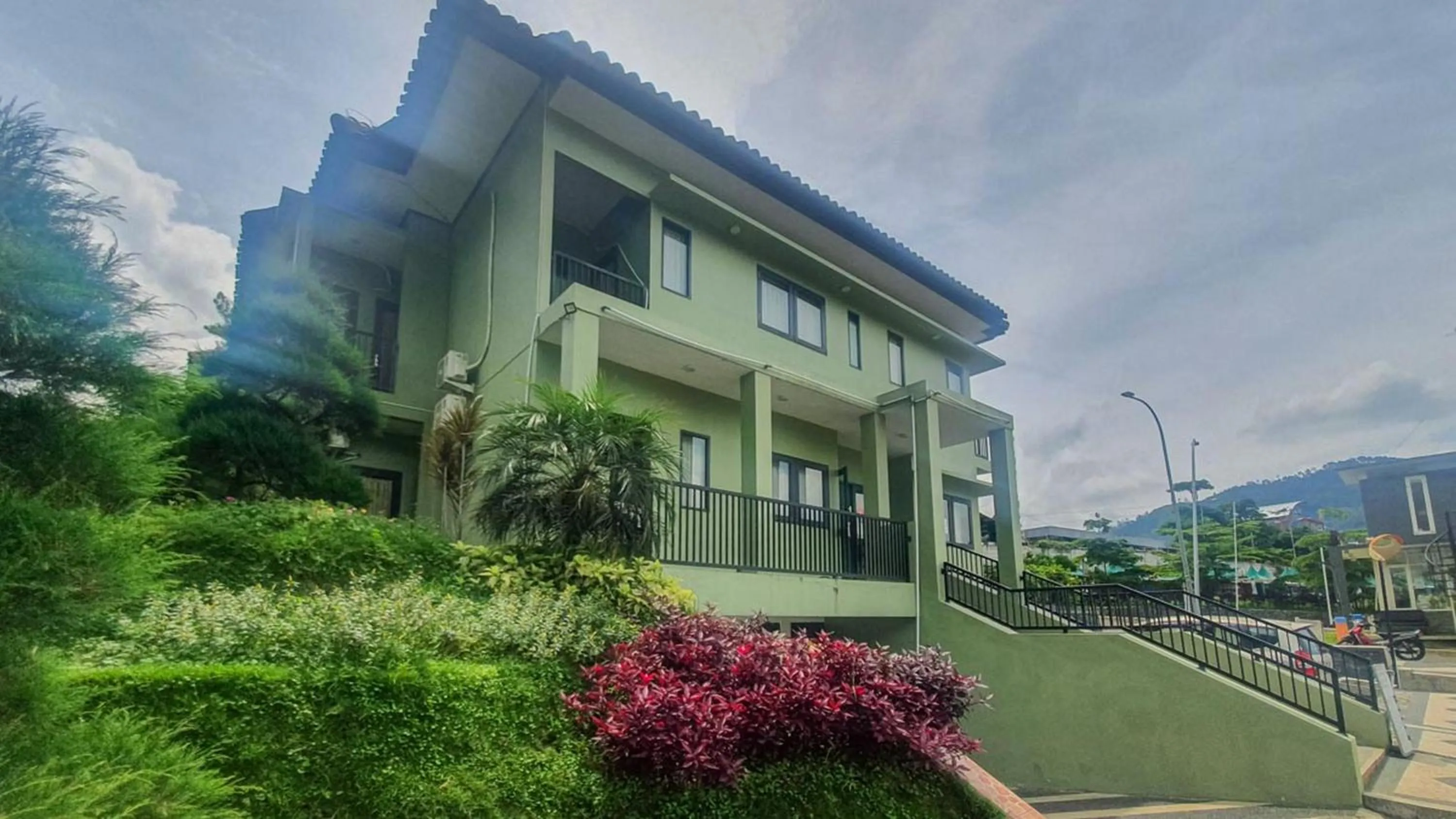 Panorama Inn Residence Batu Redpartner