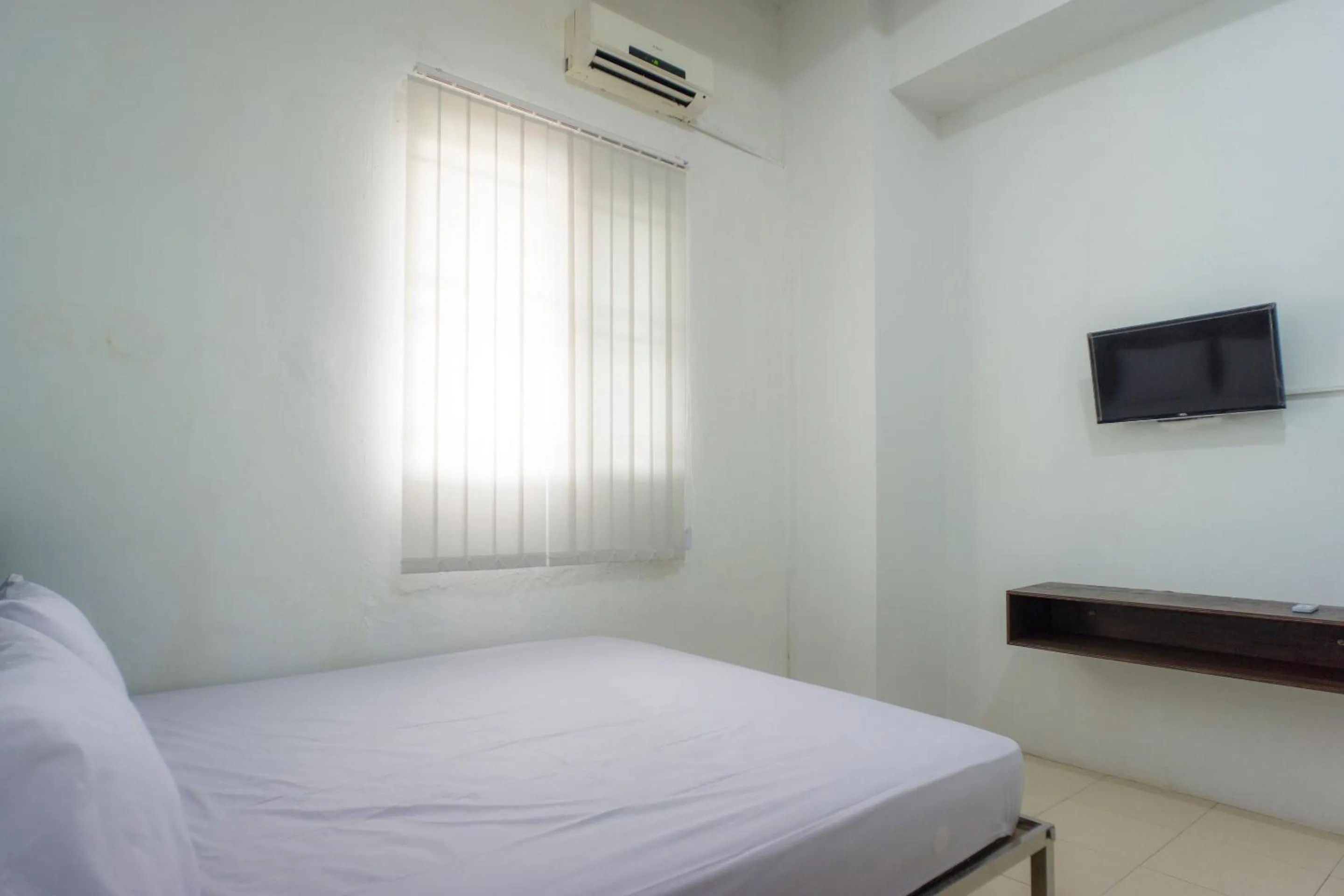 Bedroom, Bed in OYO Life 2366 Gatsu Kost