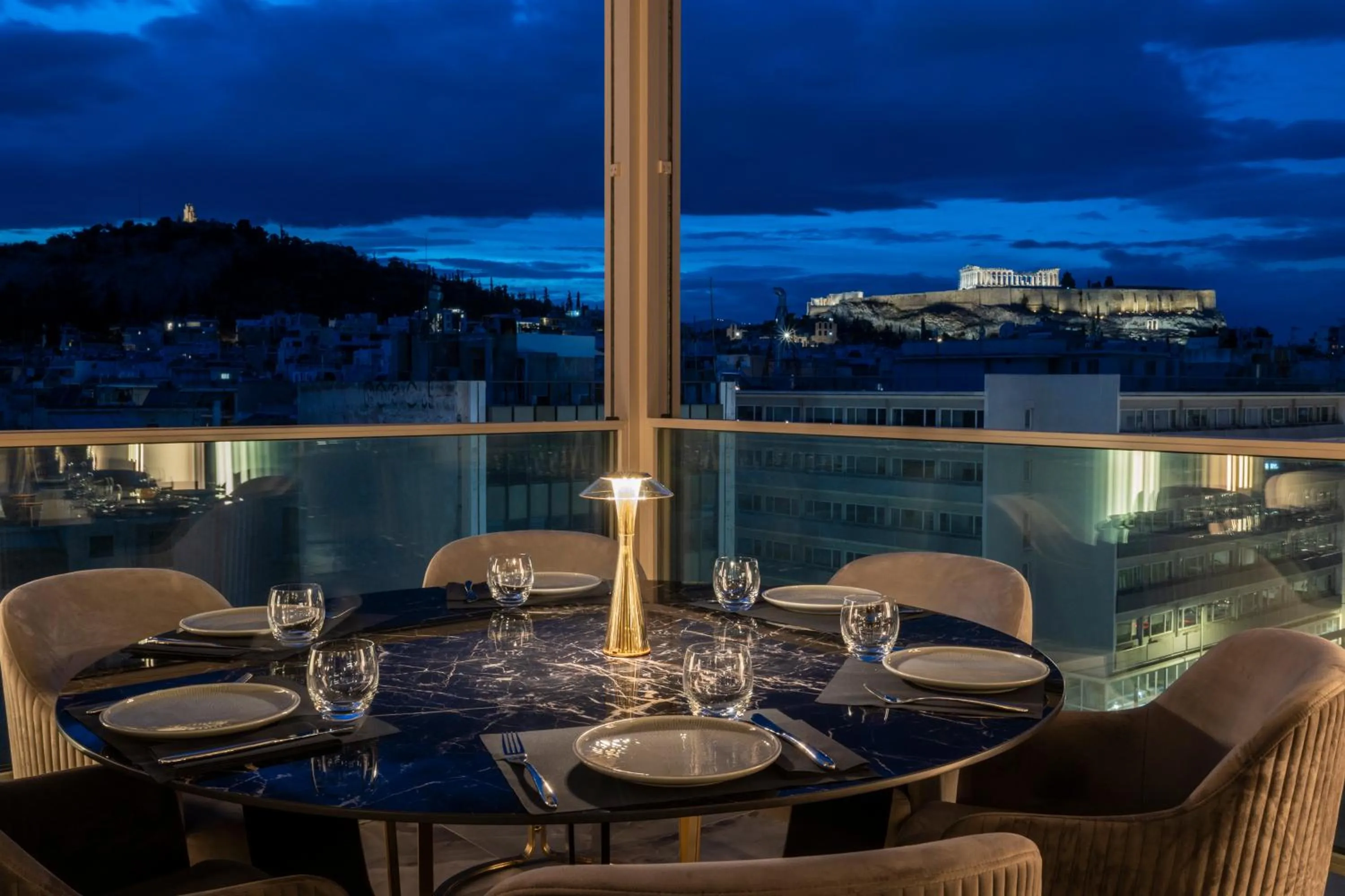 Restaurant/places to eat in Heritage Hill Hotel