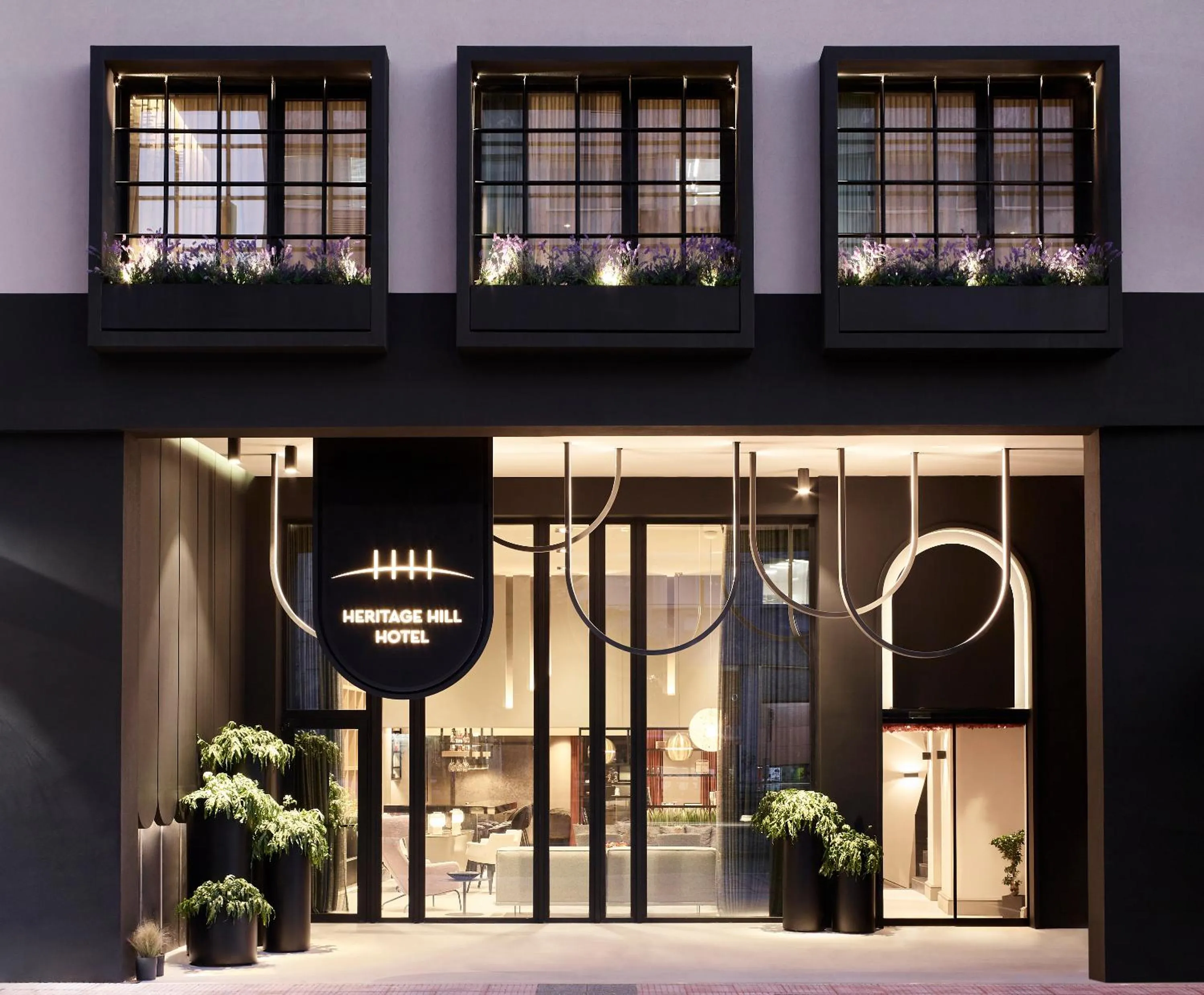 Property building in Heritage Hill Hotel