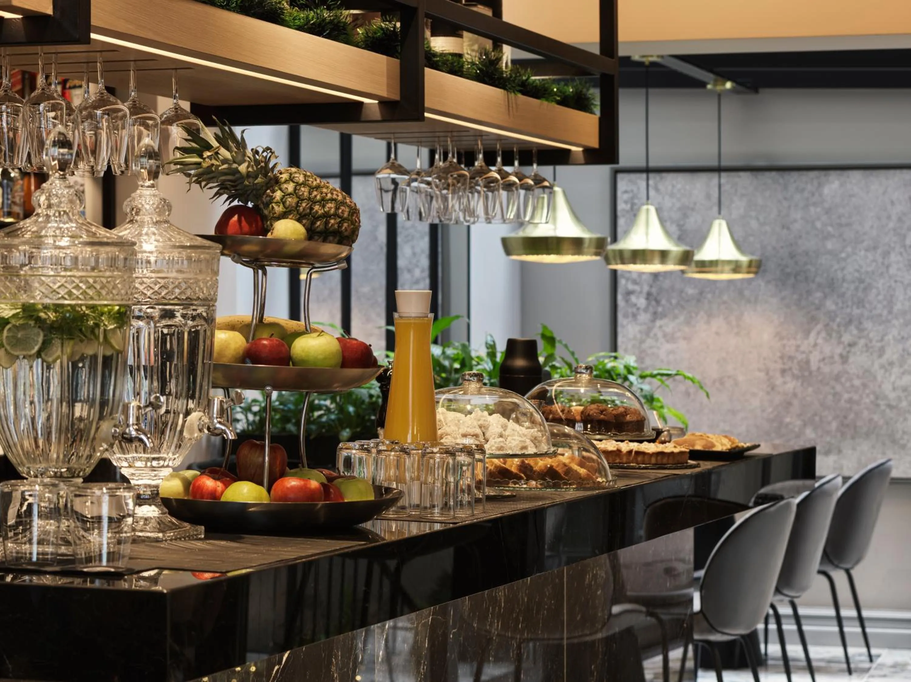 Restaurant/places to eat in Heritage Hill Hotel