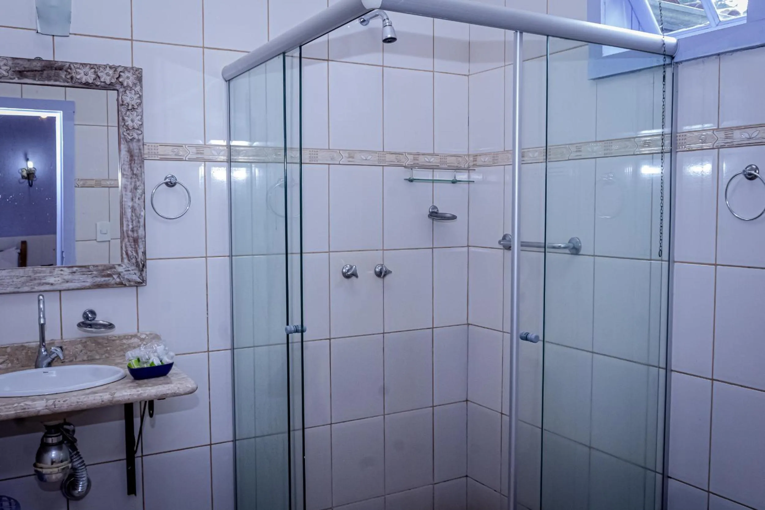 Shower in Casa de Violeta Pousada