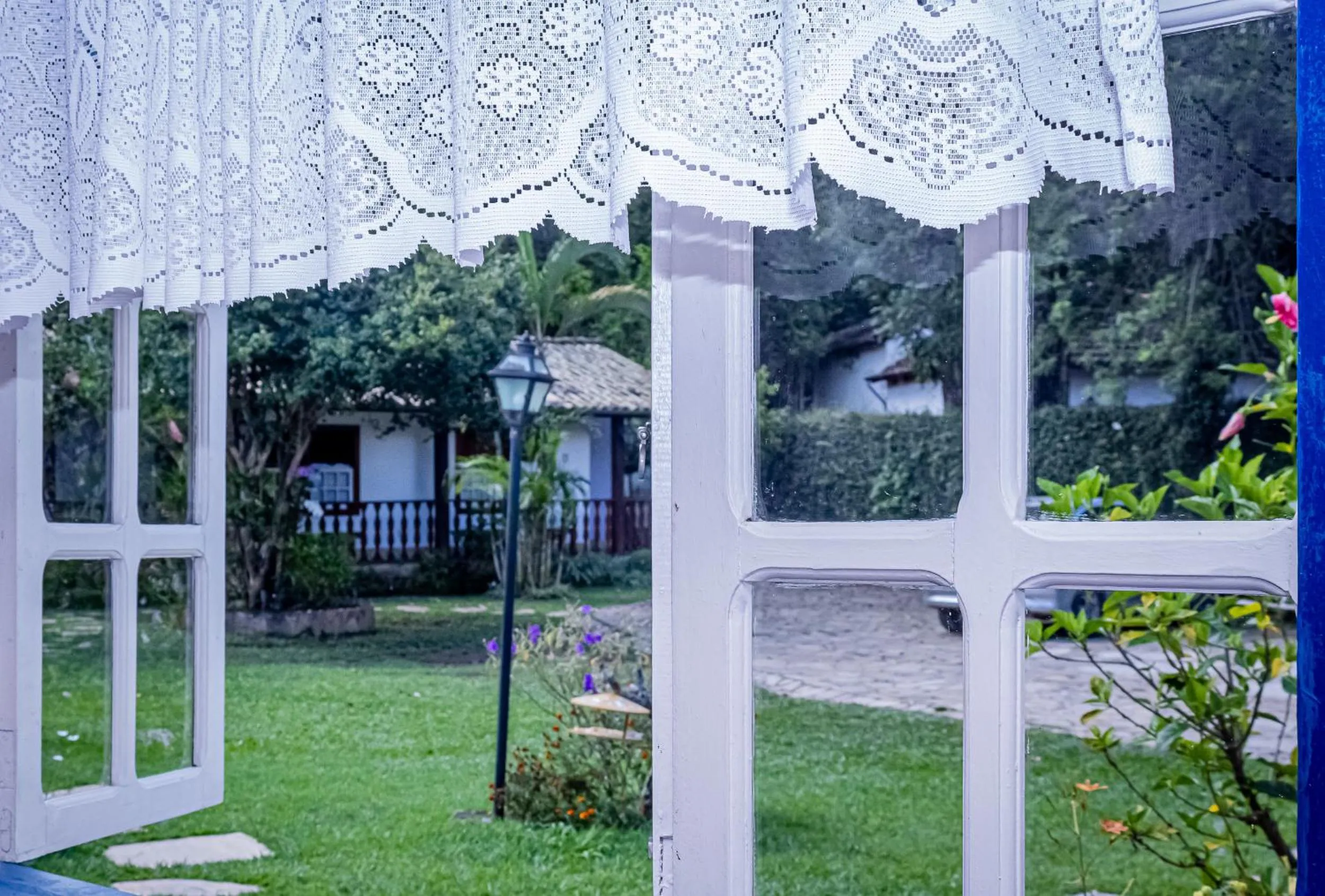 Garden view in Casa de Violeta Pousada