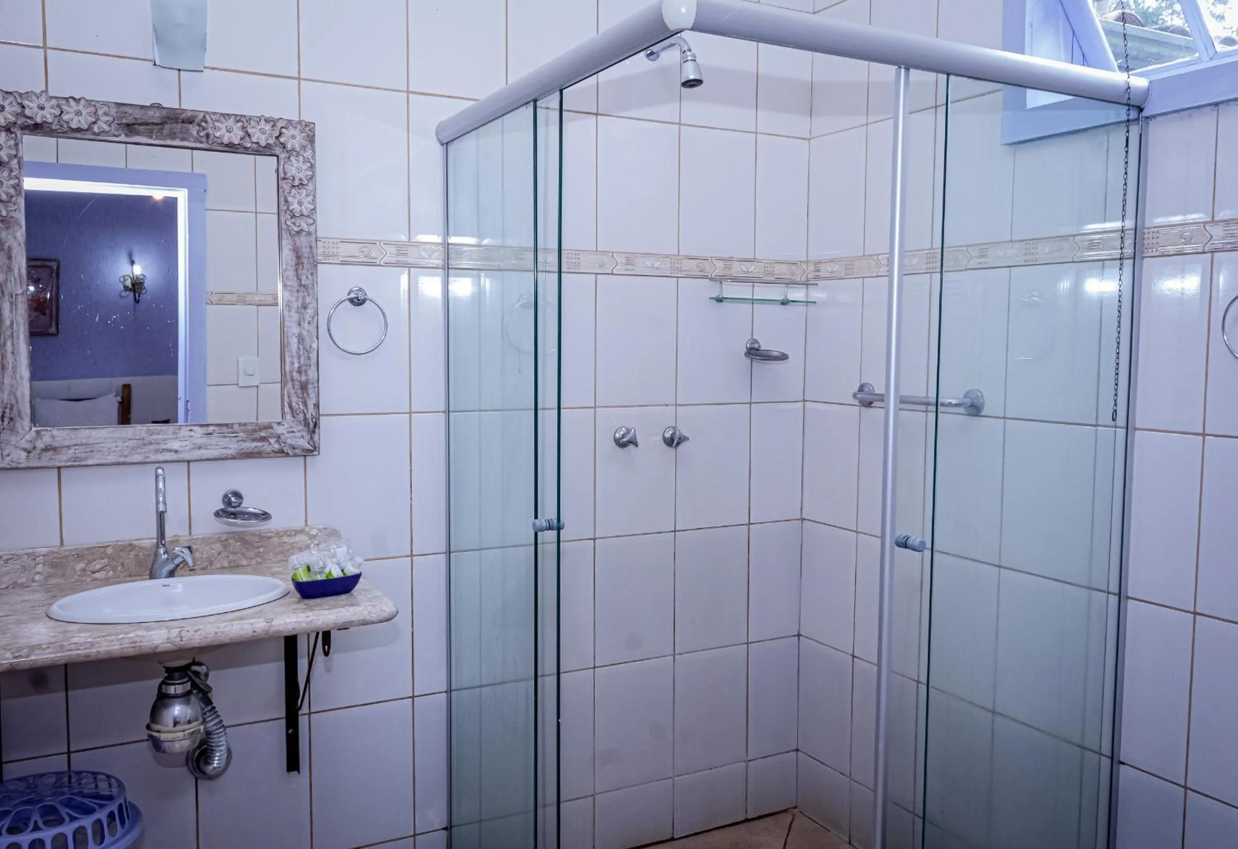 Shower in Casa de Violeta Pousada