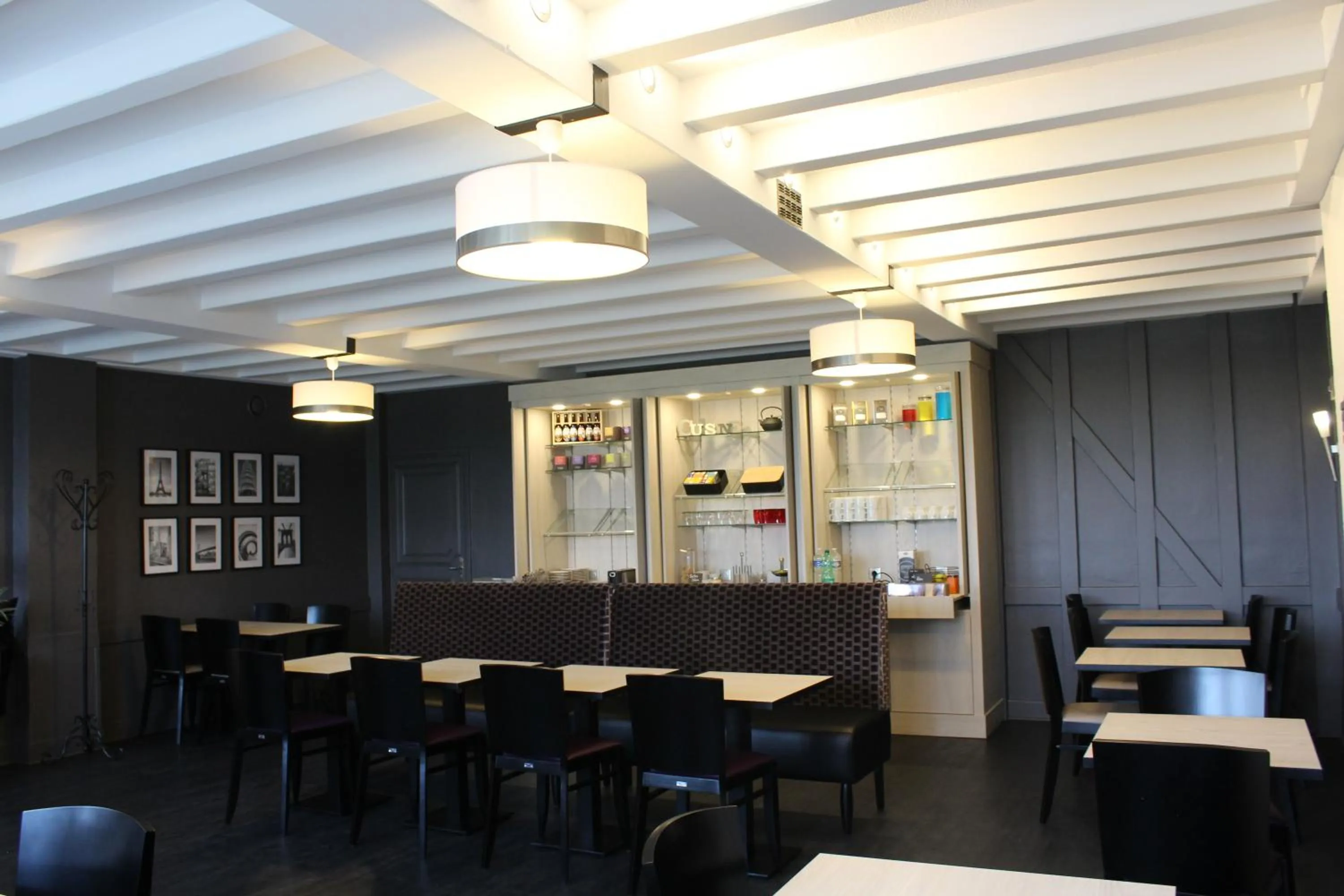 Breakfast in Logis Hôtel Restaurant Le Quai Fleuri