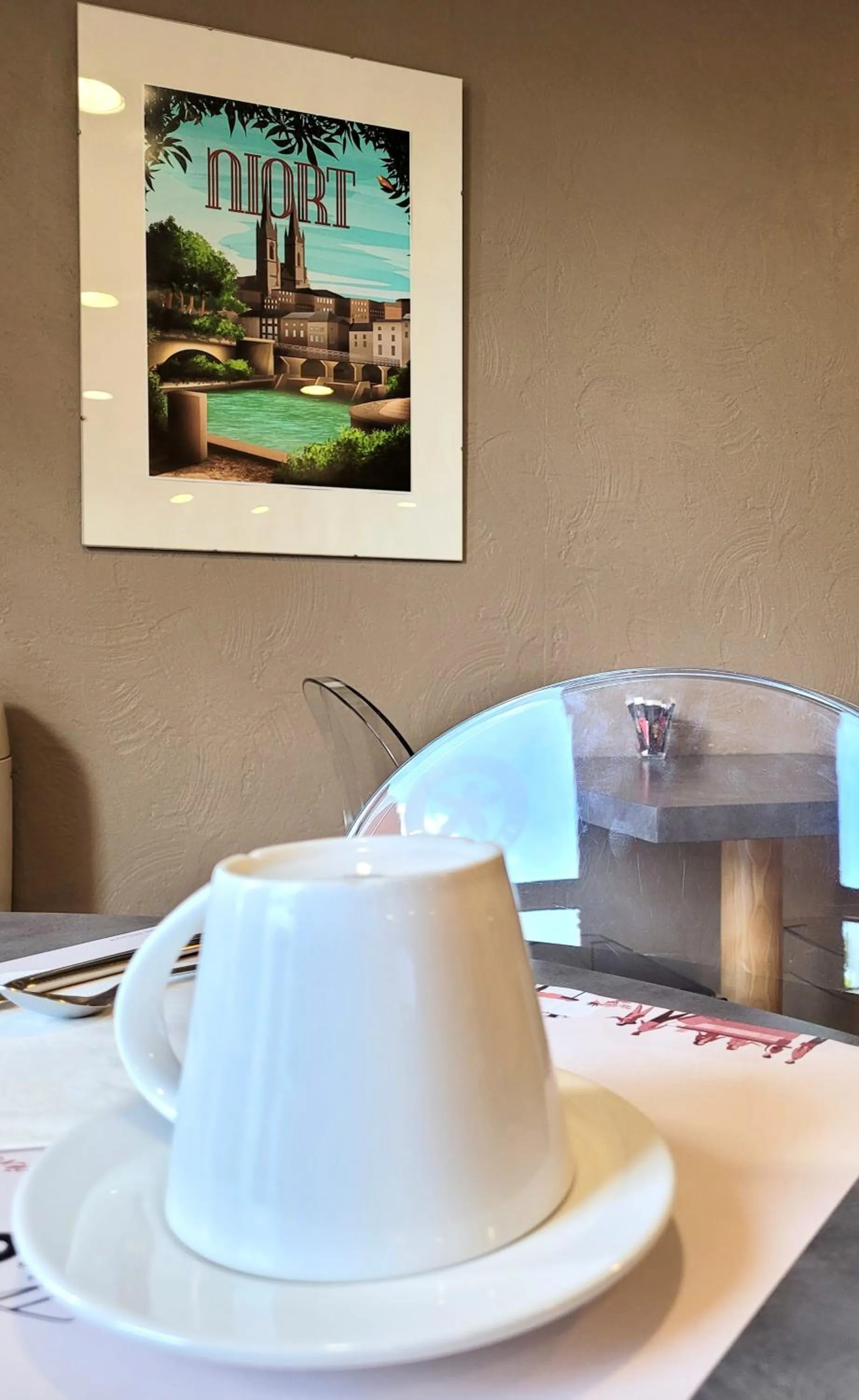 Food and drinks in Contact Hôtel Solana, Niort MendesFrance