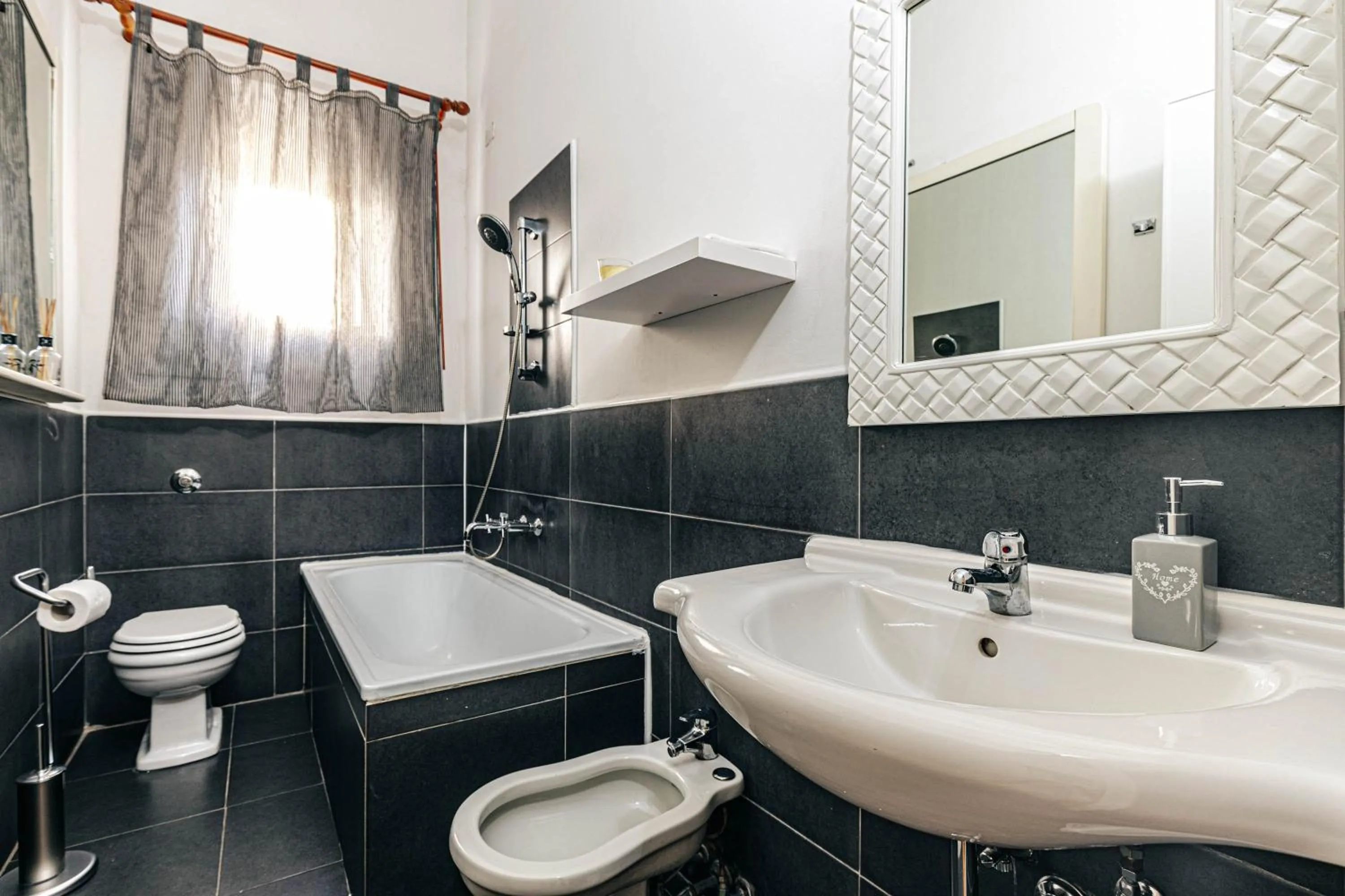 Bathroom in Giulio Cesare 14, Residence