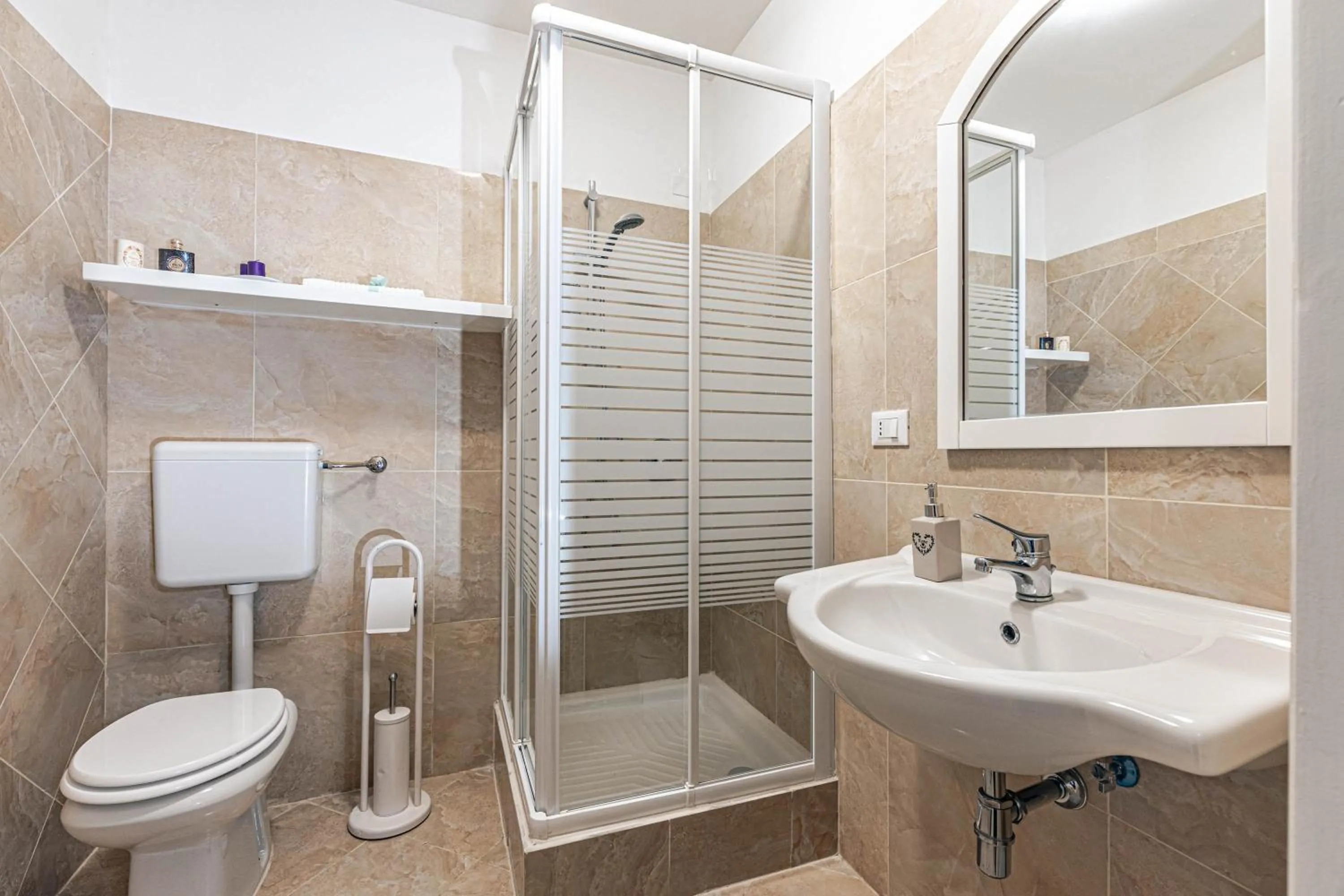 Bathroom in Giulio Cesare 14, Residence