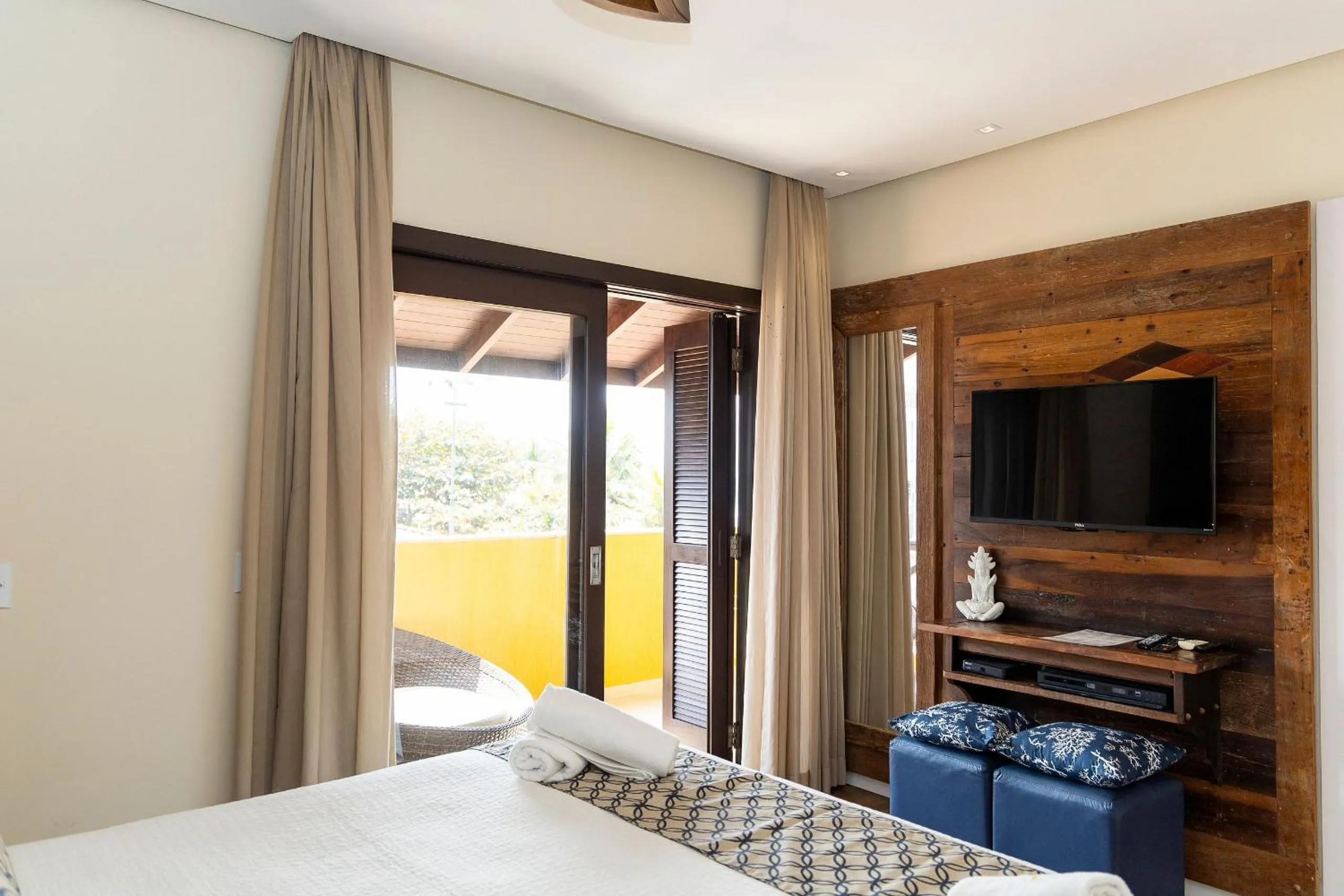 View (from property/room), Bed in Hospedaria Refugio das Galés