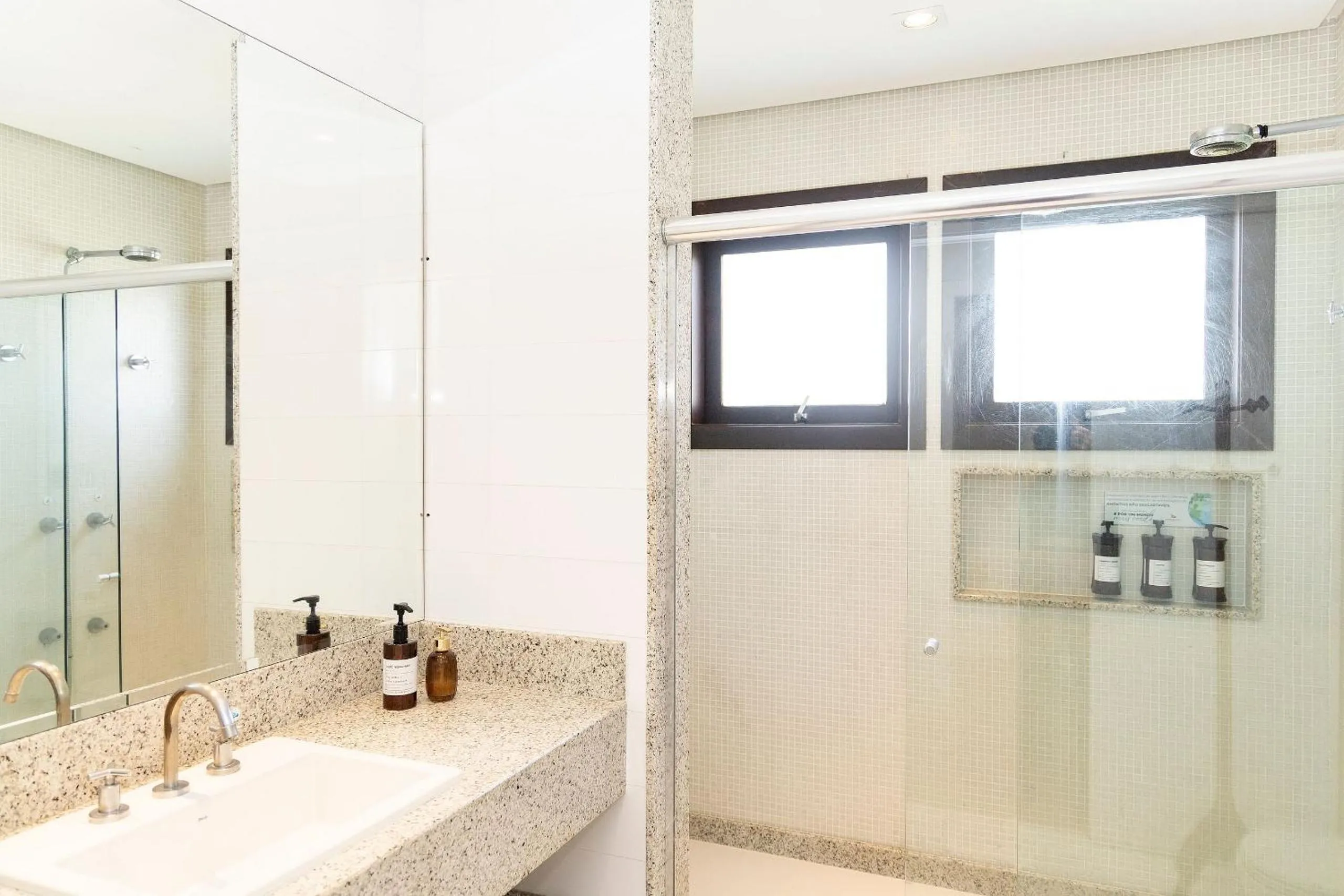 Toilet in Hospedaria Refugio das Galés