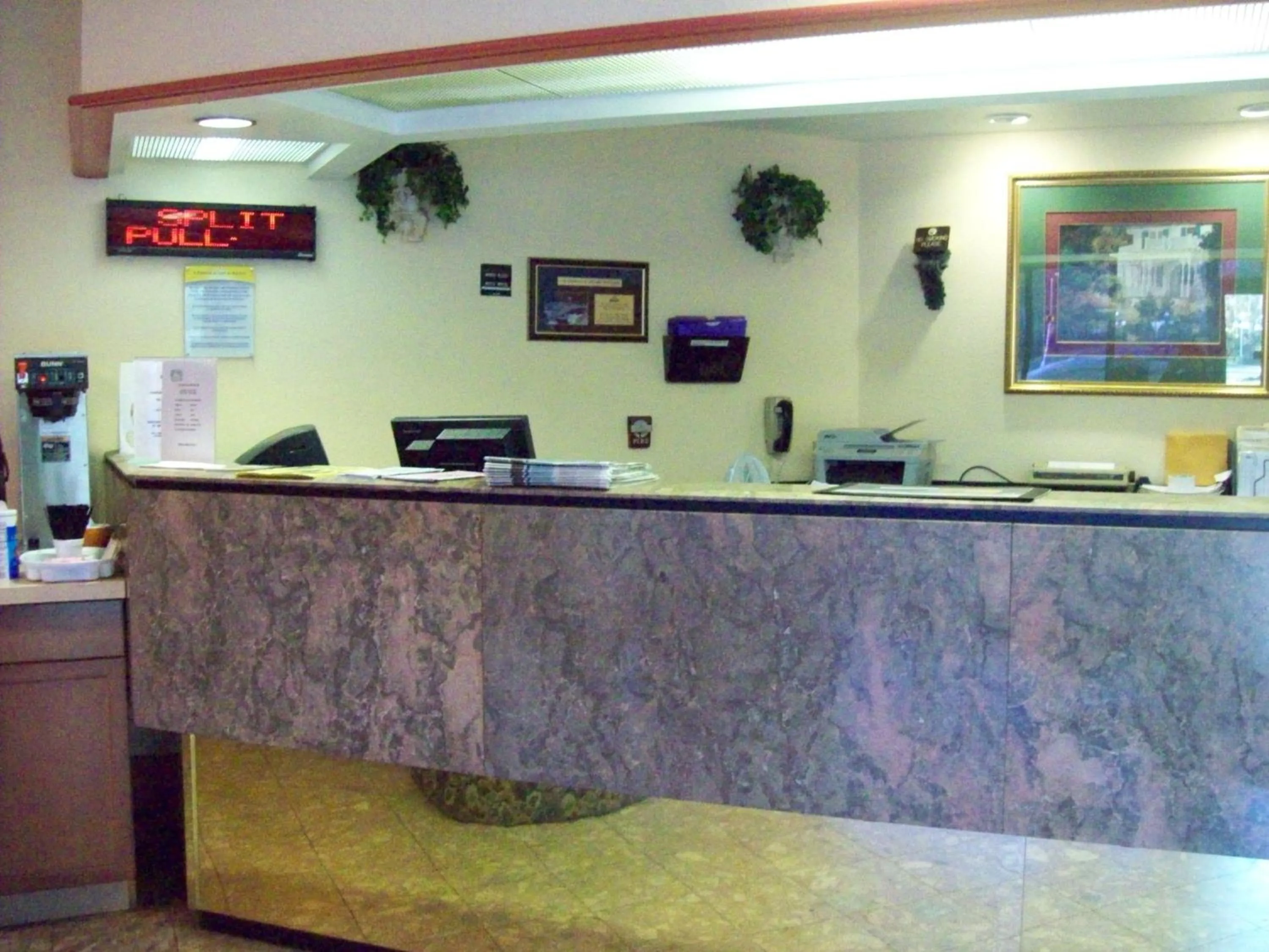 Lobby or reception in Days Inn by Wyndham Savannah Airport