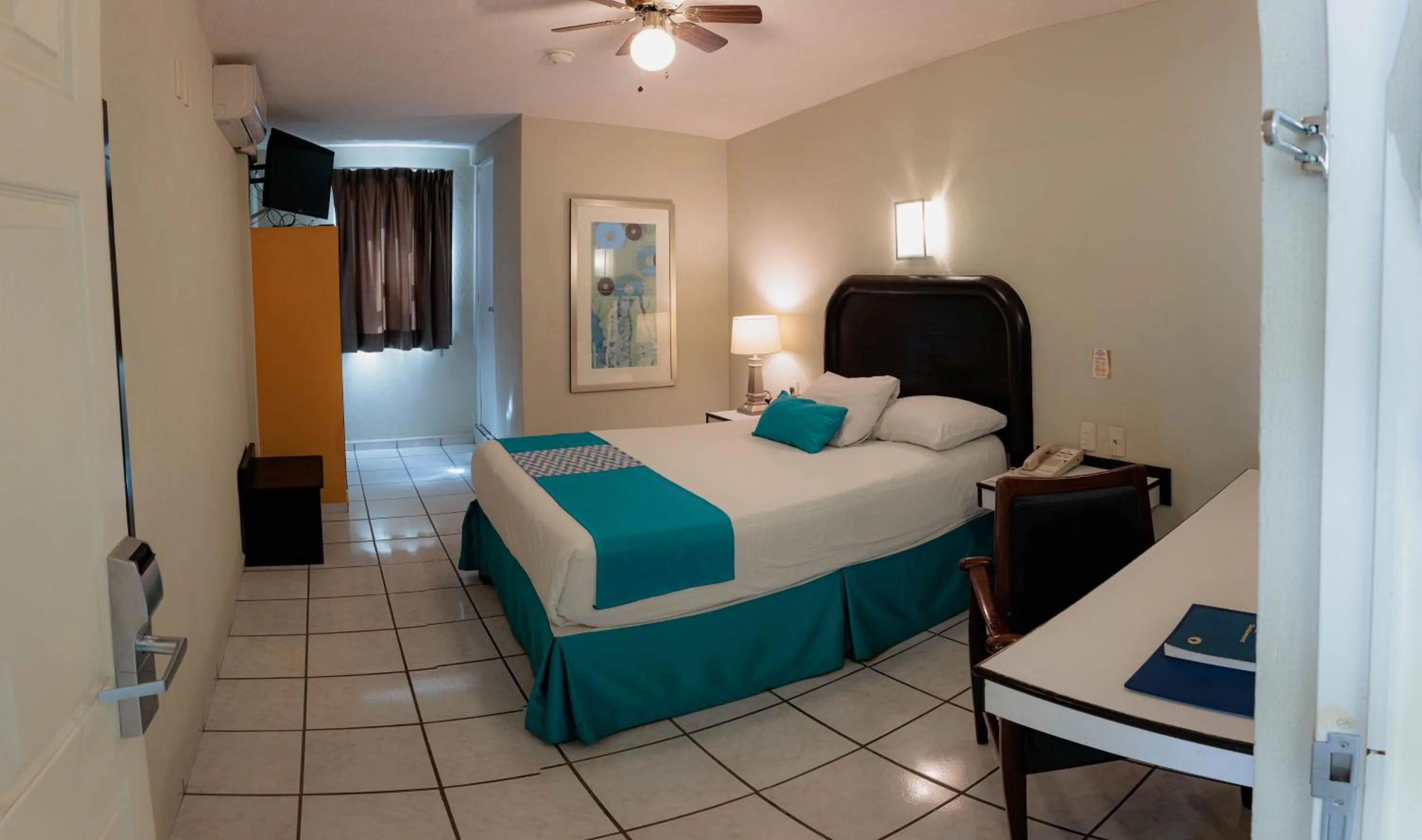 Photo of the whole room in Howard Johnson by Wyndham Guanajuato Leon Avenida