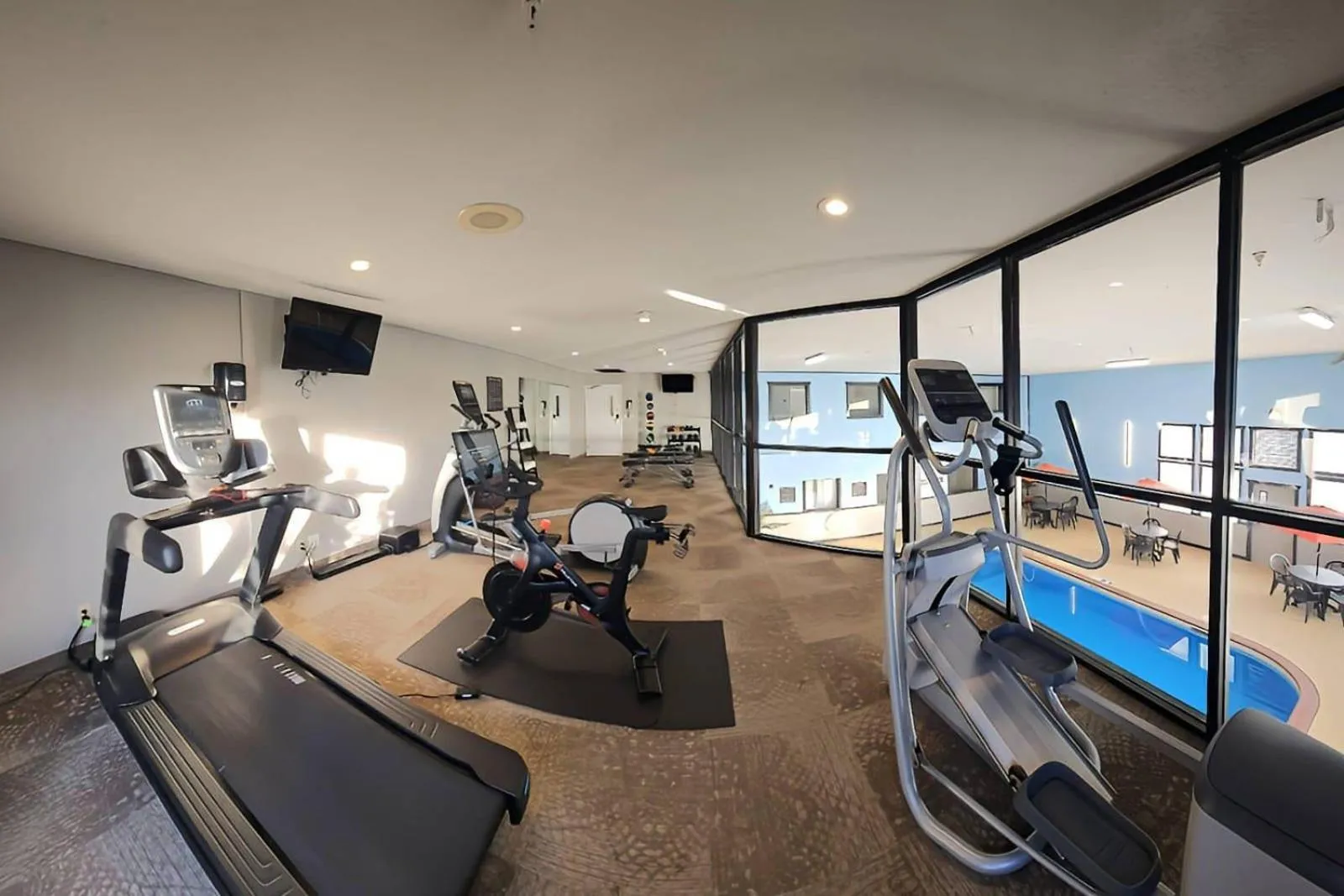 Fitness centre/facilities in Riverview Inn & Suites, an Ascend Collection Hotel