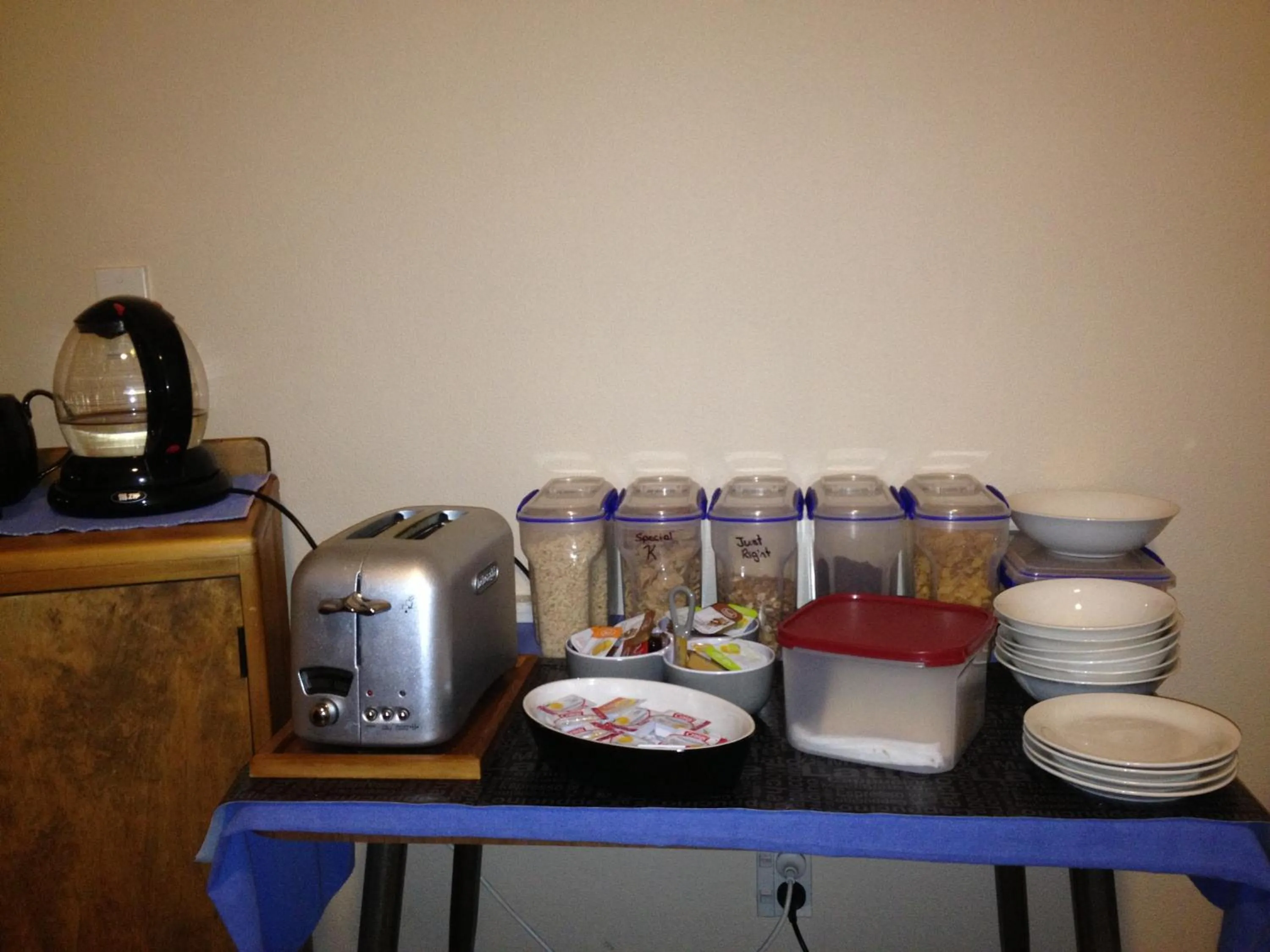 Coffee/tea facilities in Lovett Lodge