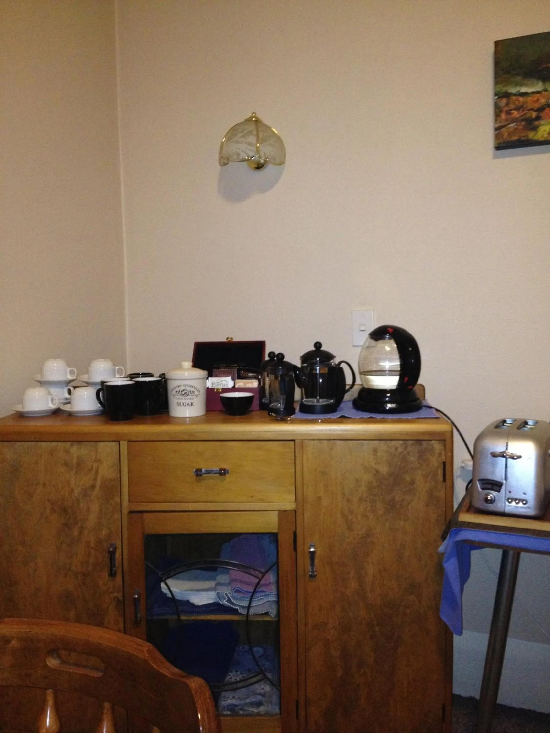 Coffee/tea facilities in Lovett Lodge