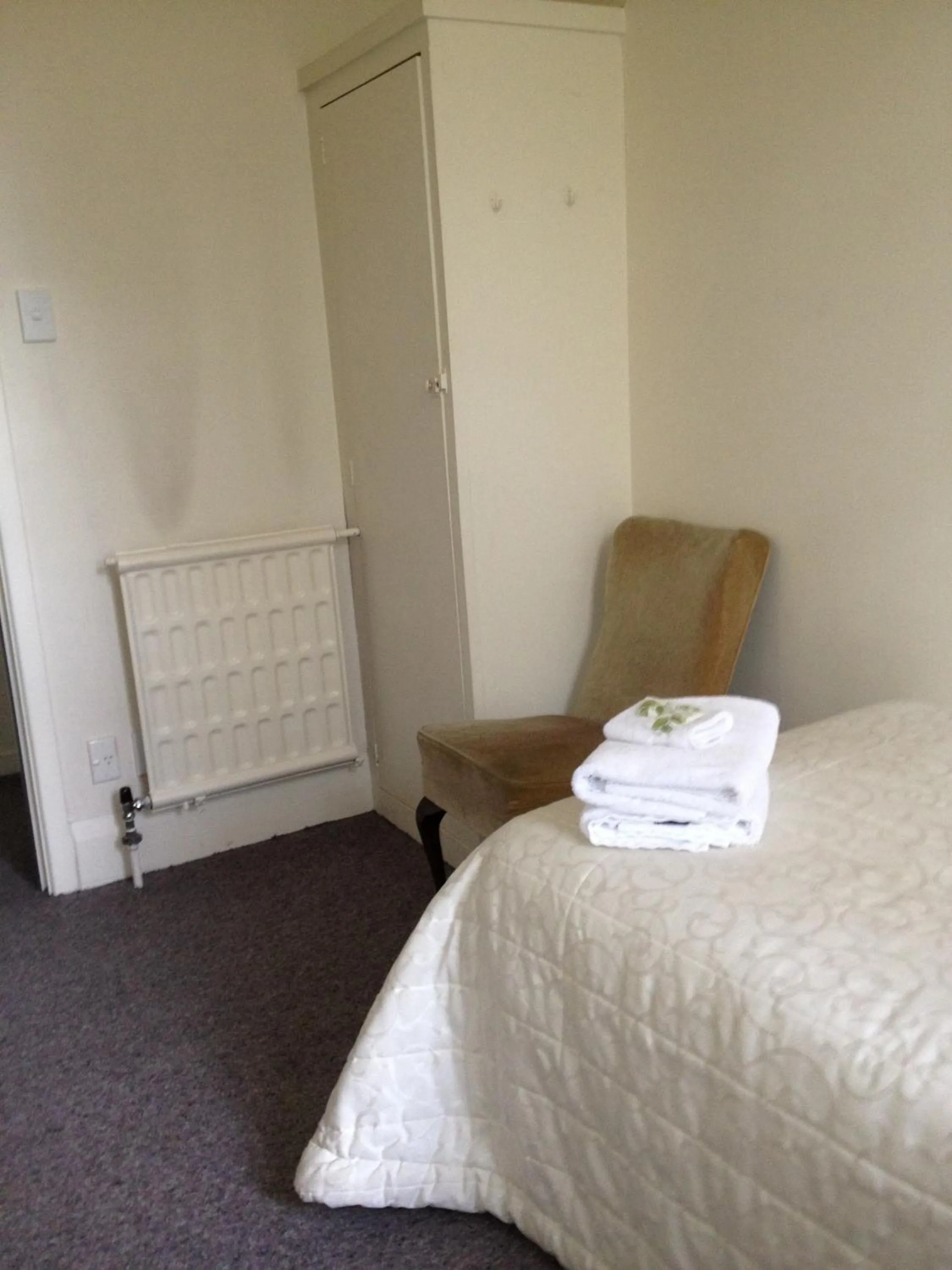 Bedroom, Bed in Lovett Lodge