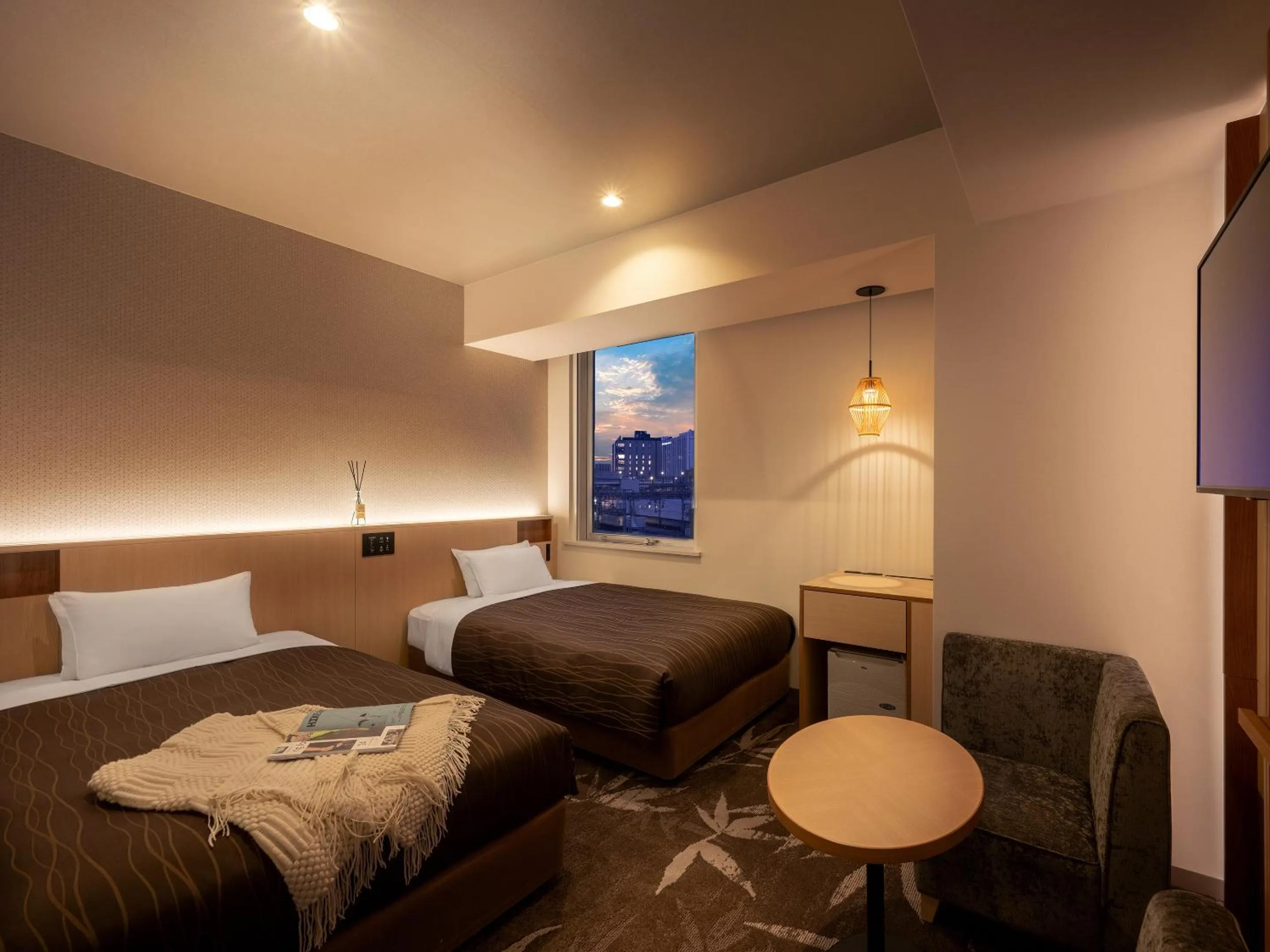 Photo of the whole room, Bed in Sendai Washington Hotel