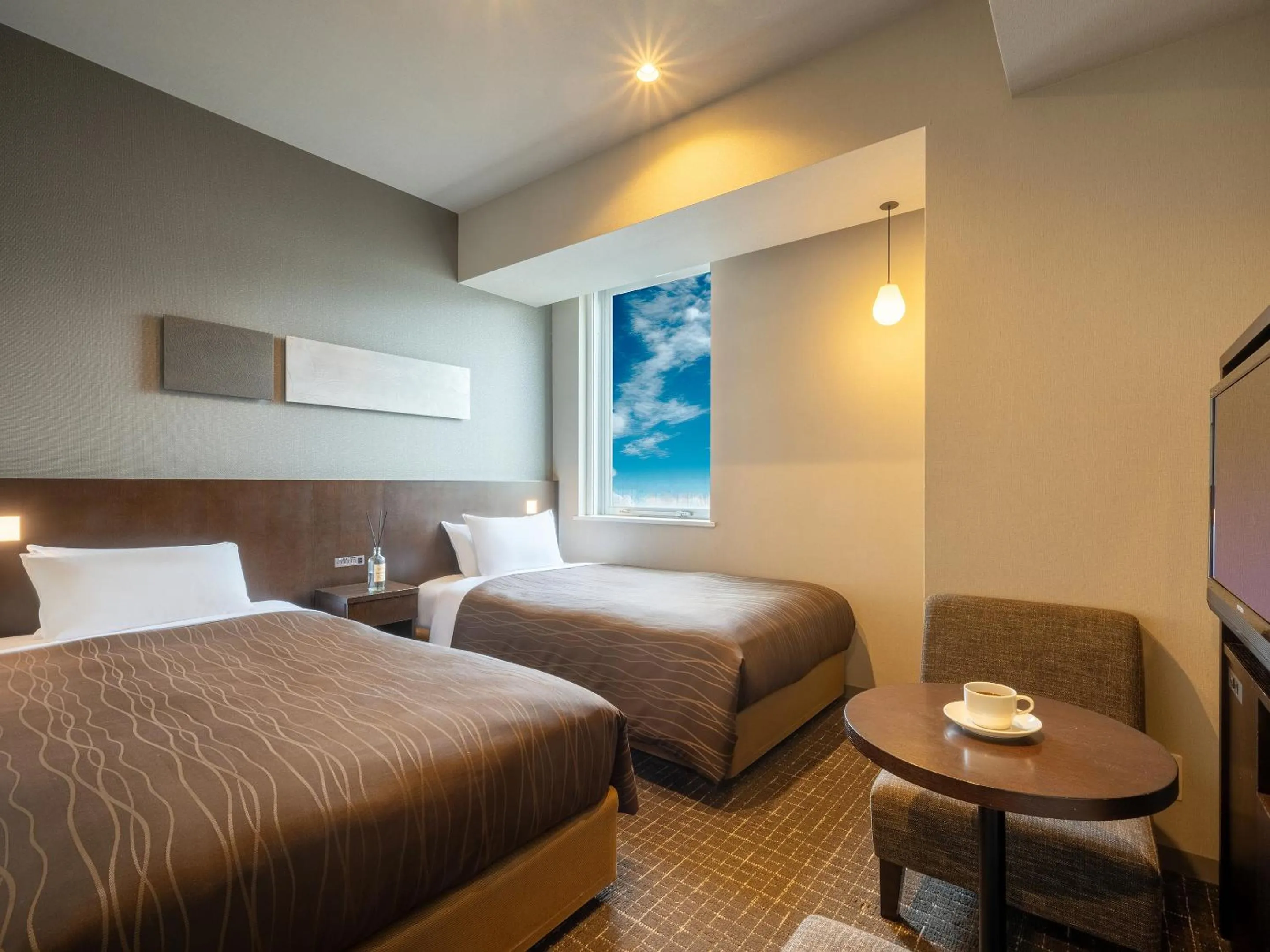 Photo of the whole room, Bed in Sendai Washington Hotel