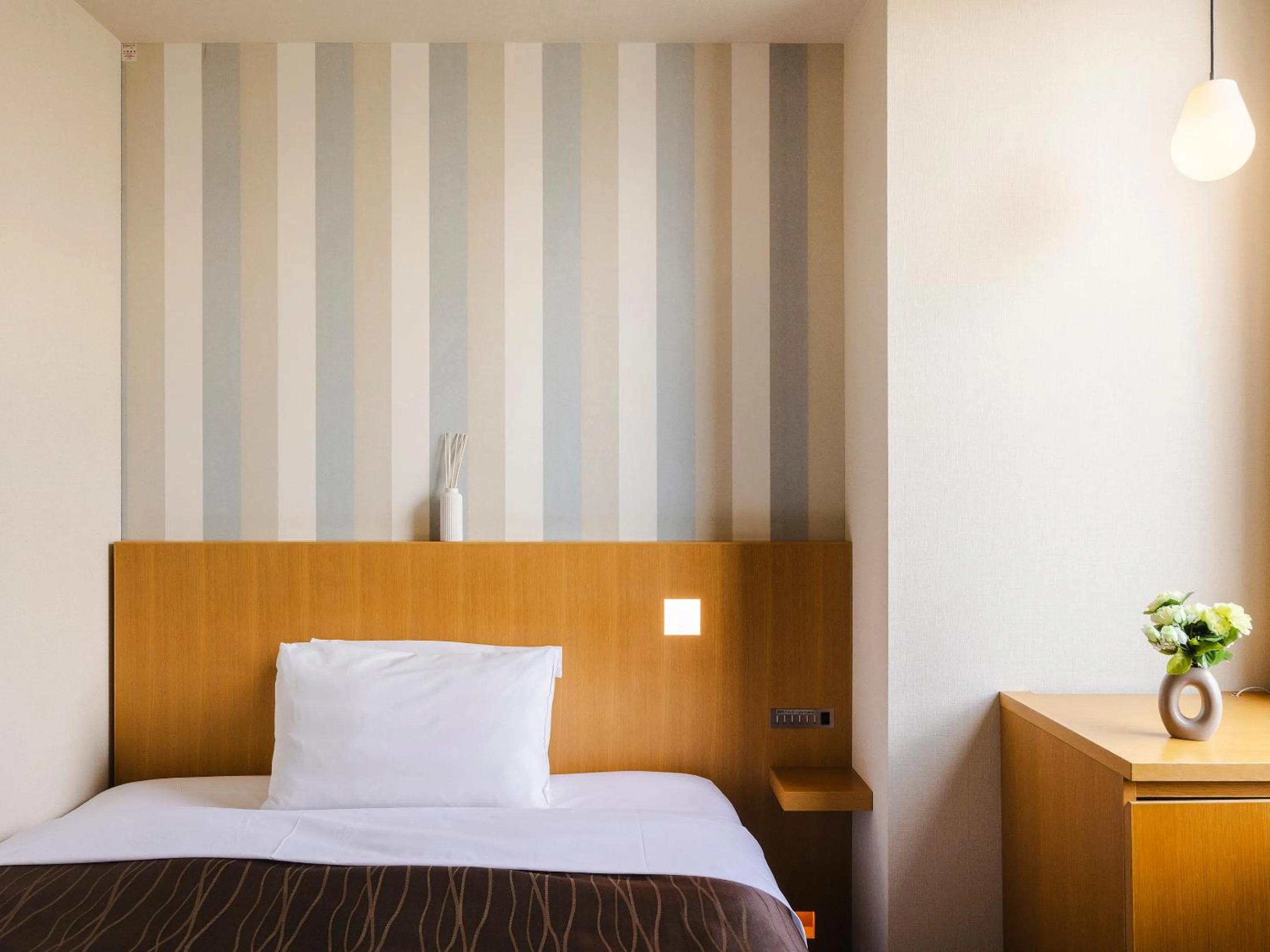 Photo of the whole room, Bed in Sendai Washington Hotel