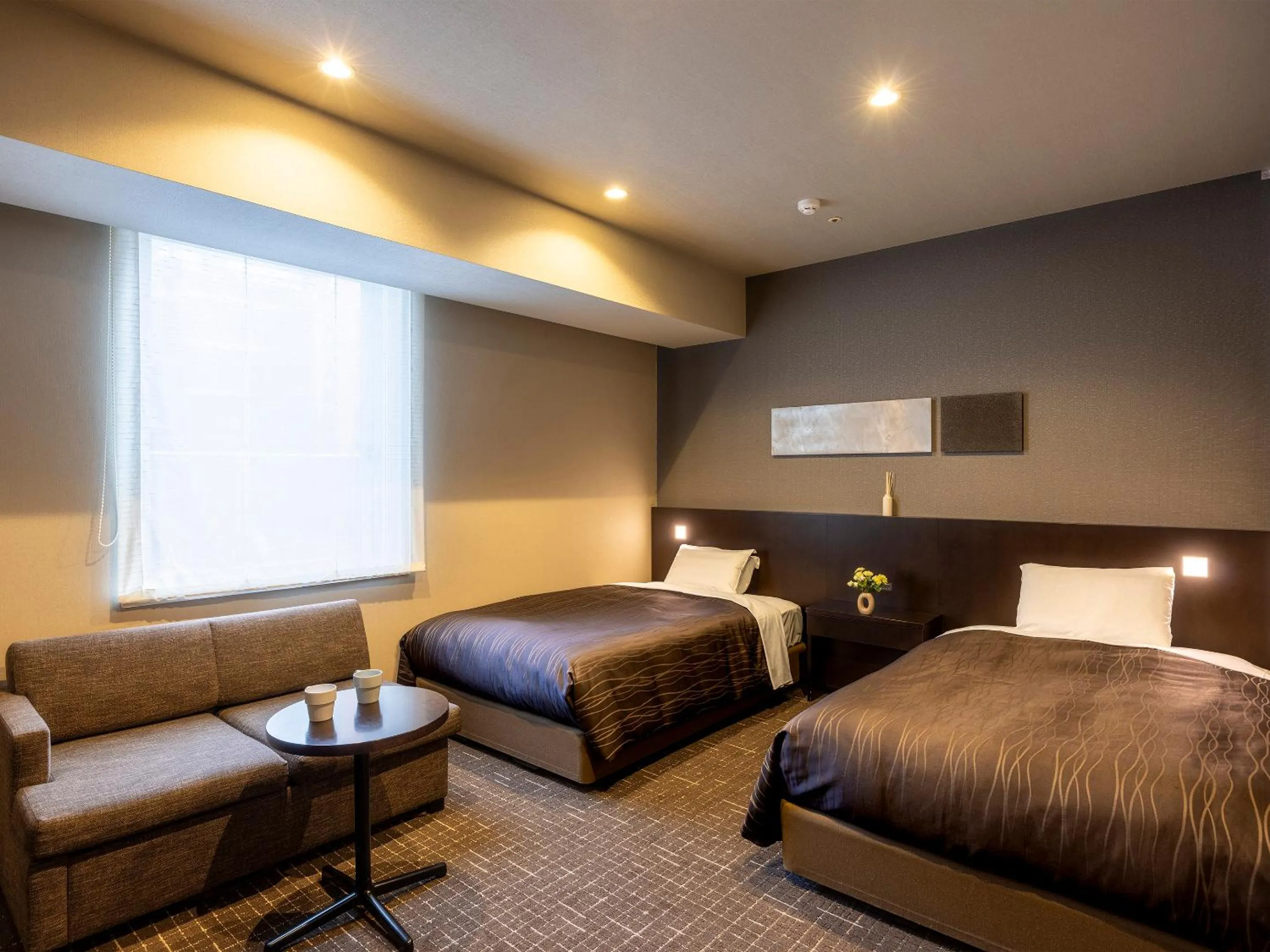 Photo of the whole room, Bed in Sendai Washington Hotel