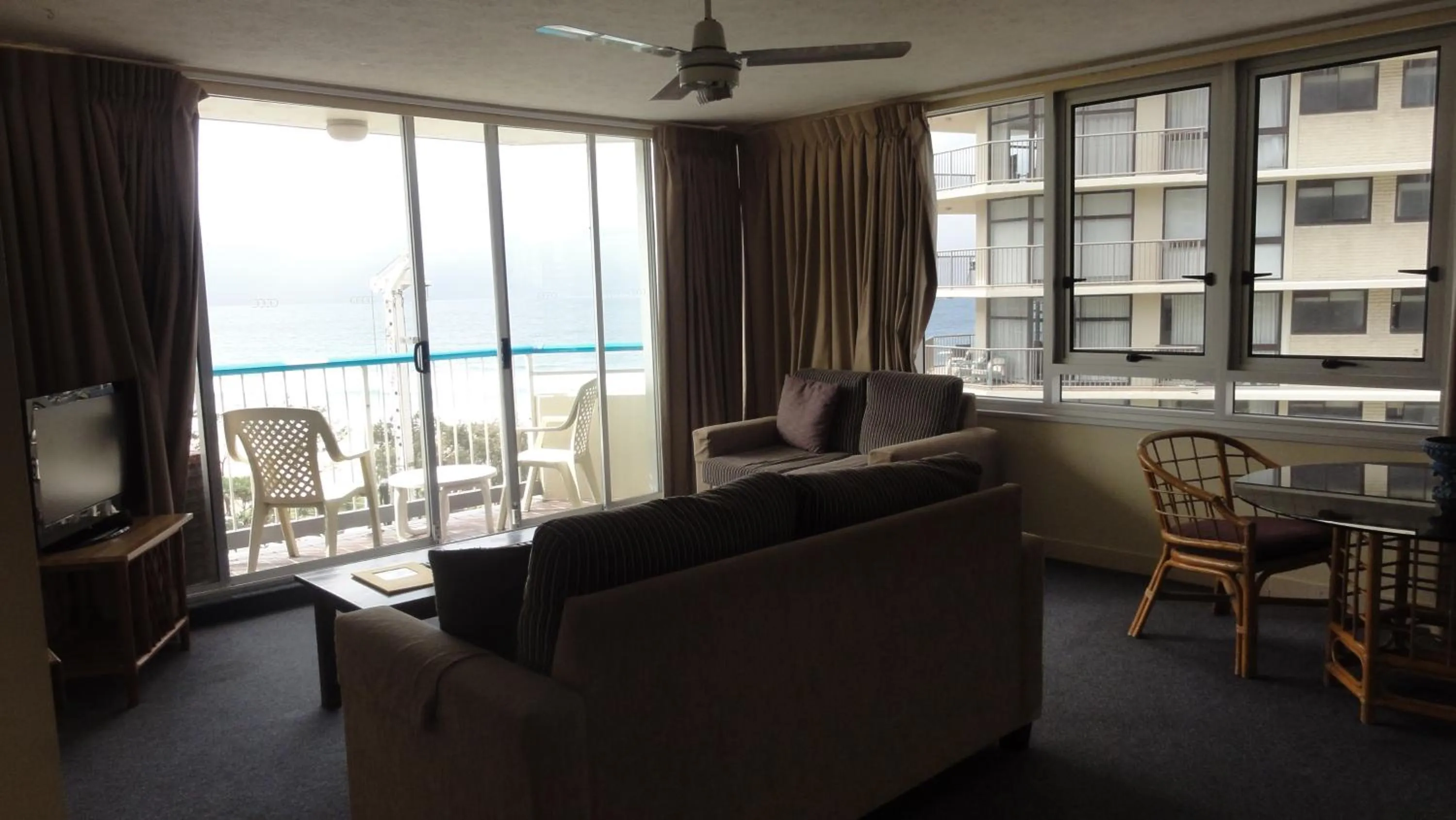 Living room in Quarterdeck Apartments