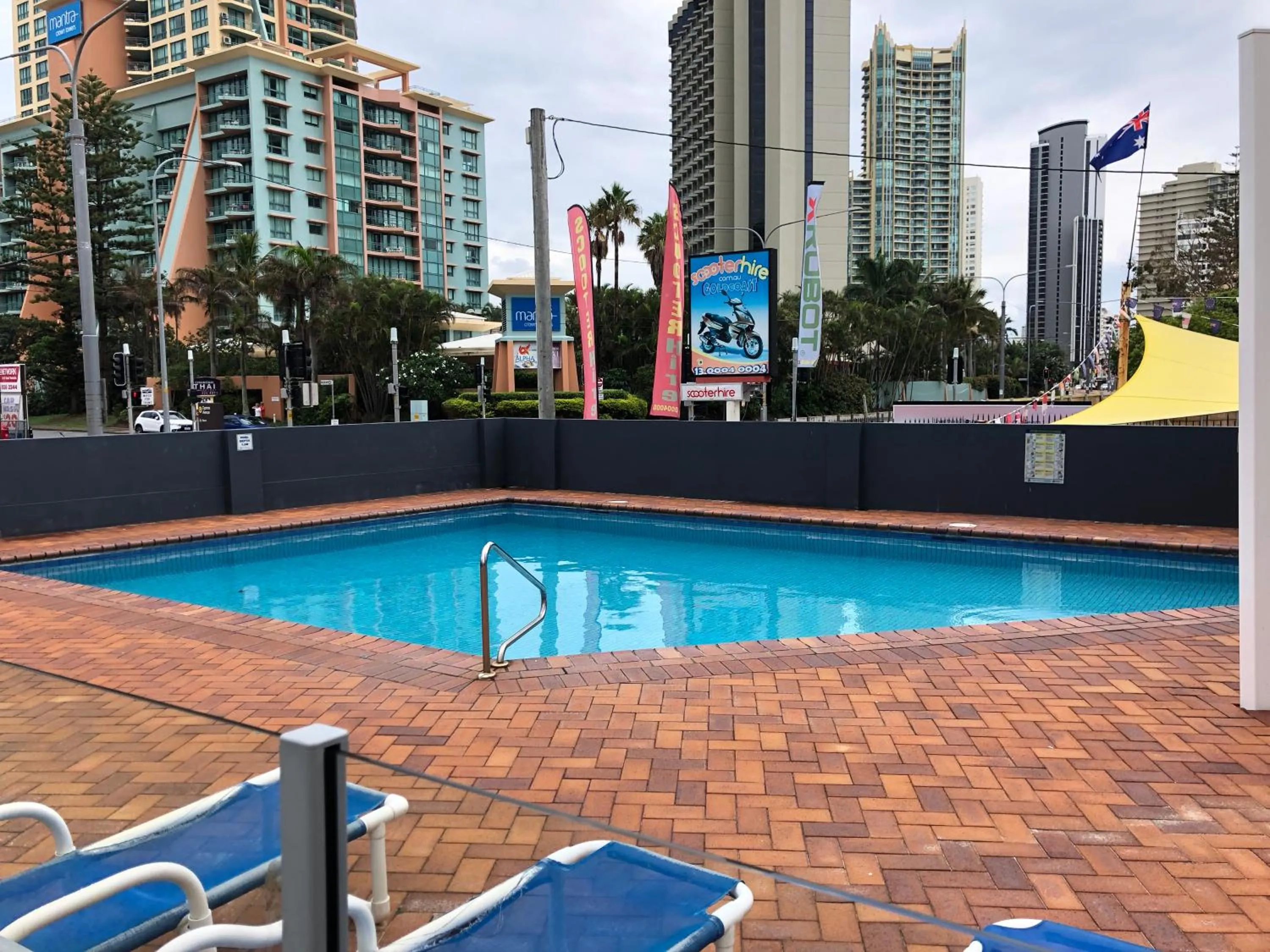 Swimming pool in Quarterdeck Apartments