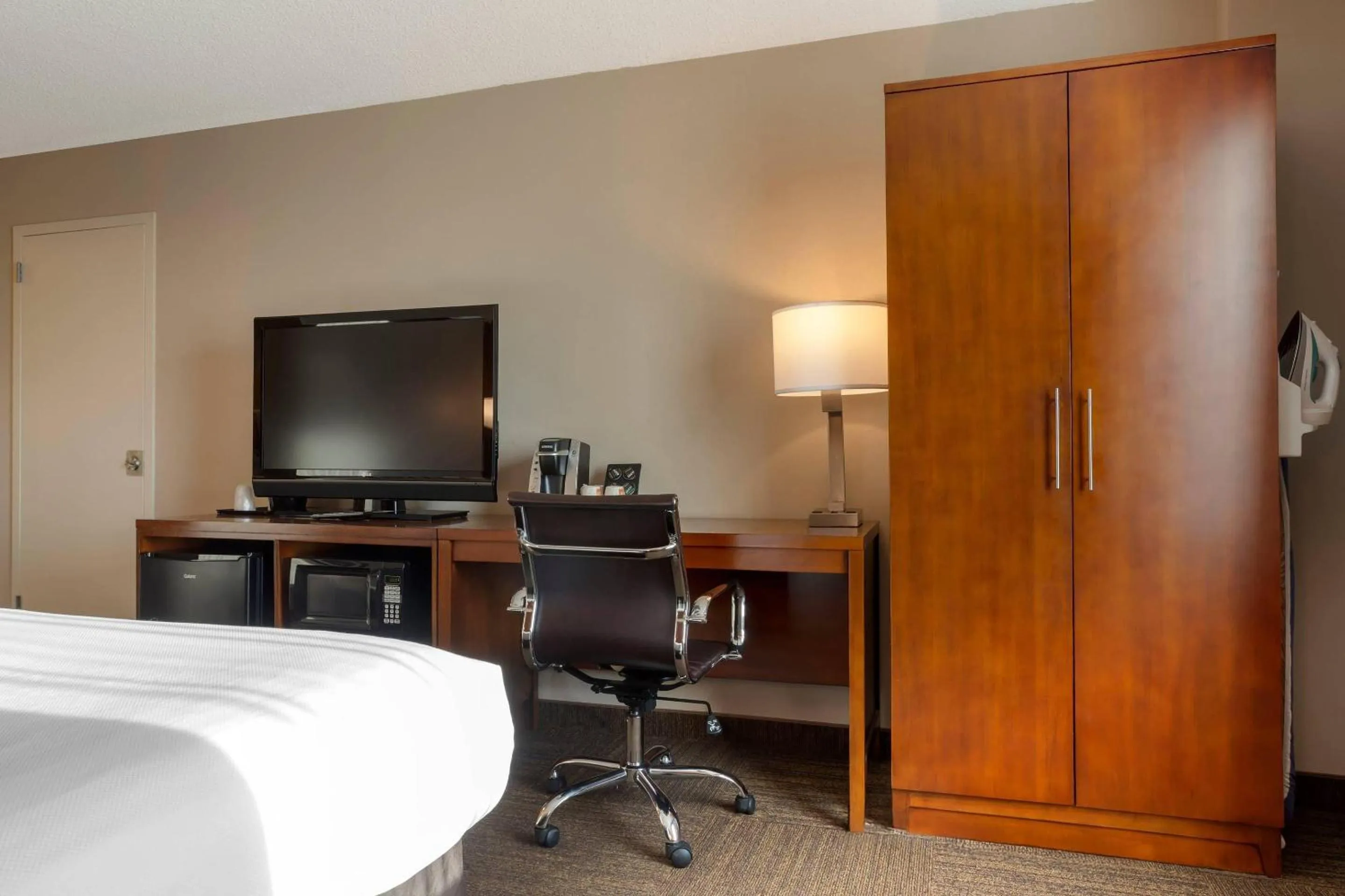 Bedroom, Bed in Comfort Inn & Suites Presidential