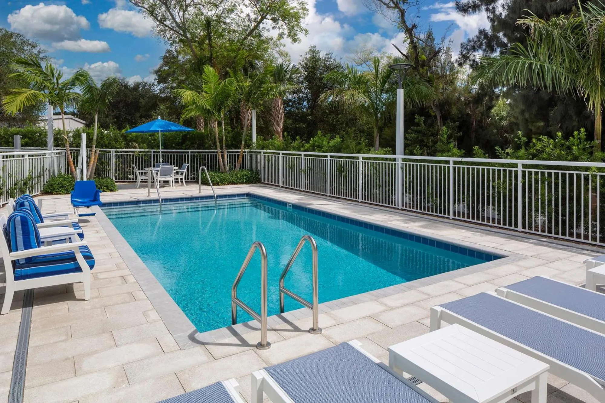 Swimming pool in Star Suites - A Vero Beach Hotel