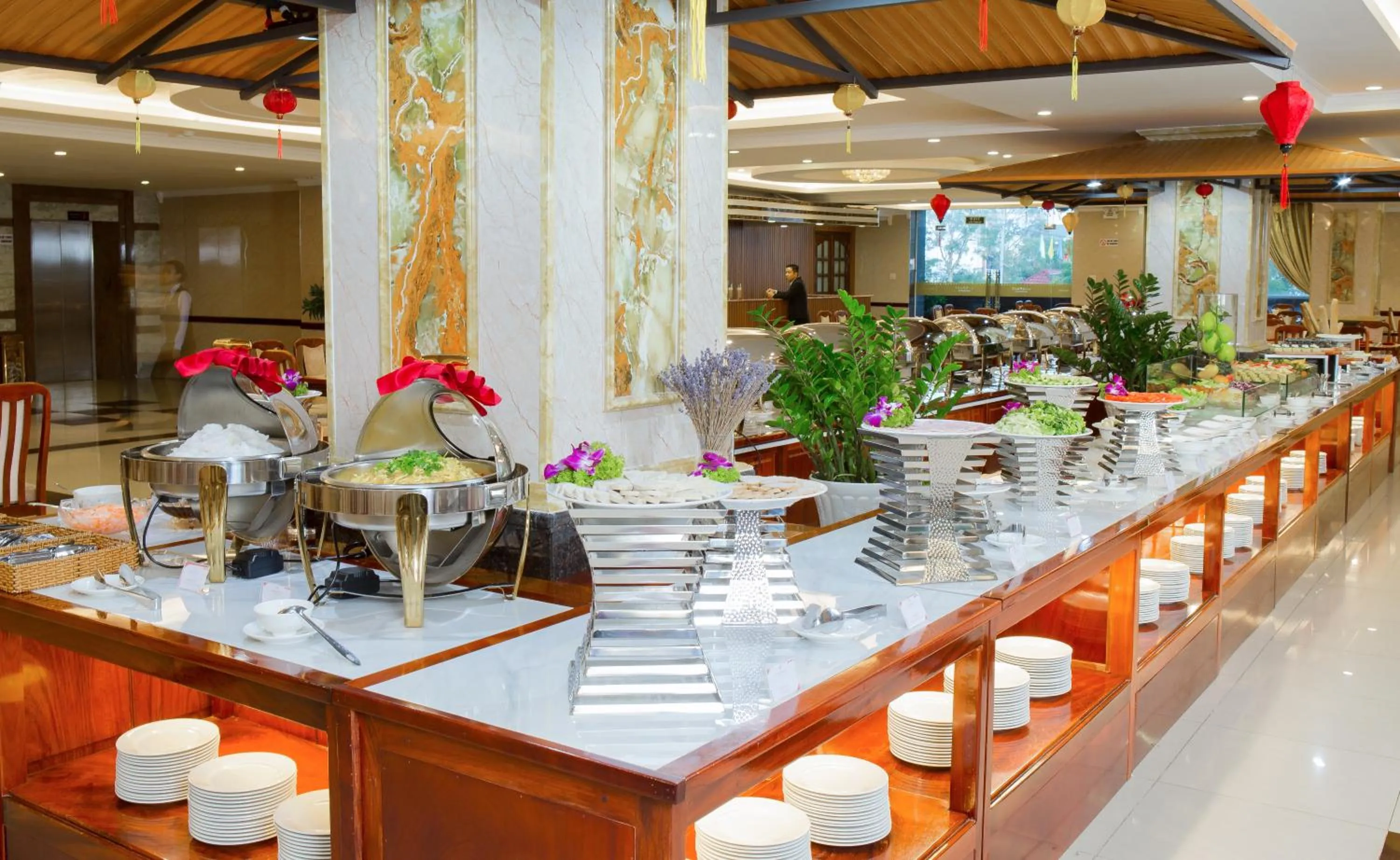 Restaurant/places to eat in Van Phat Riverside Hotel