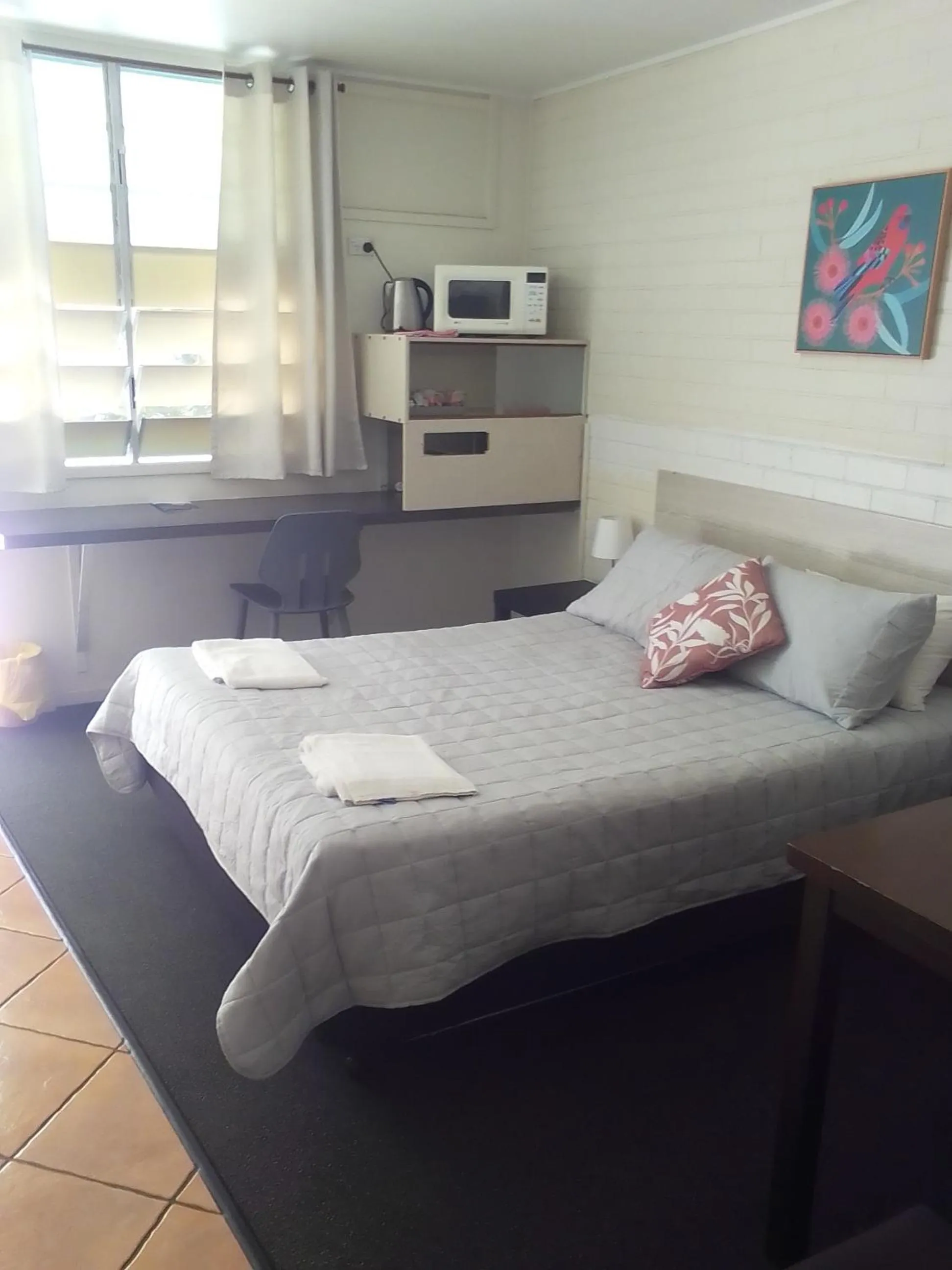 Bed in Paradise Motel