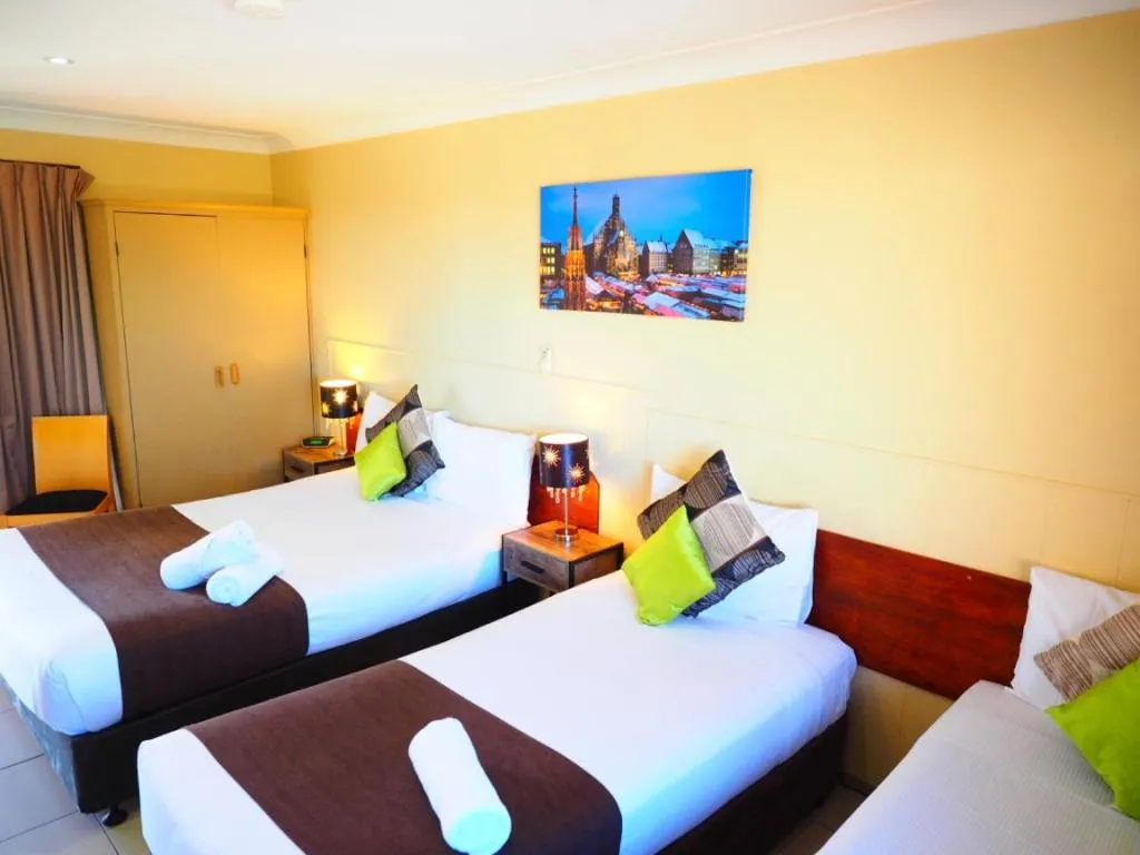 Bed in Bella Vista Motel