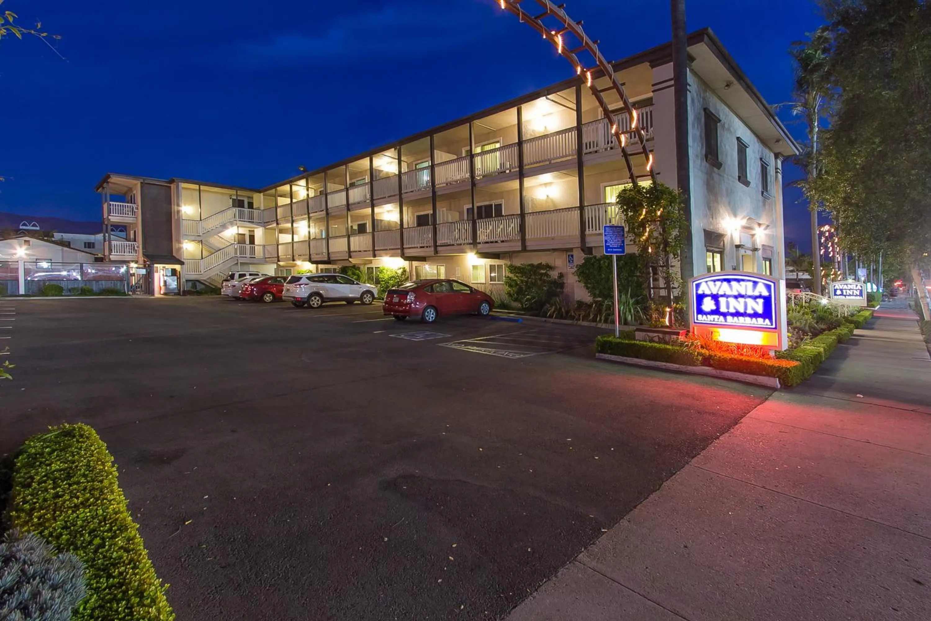 Facade/entrance in Avania Inn of Santa Barbara