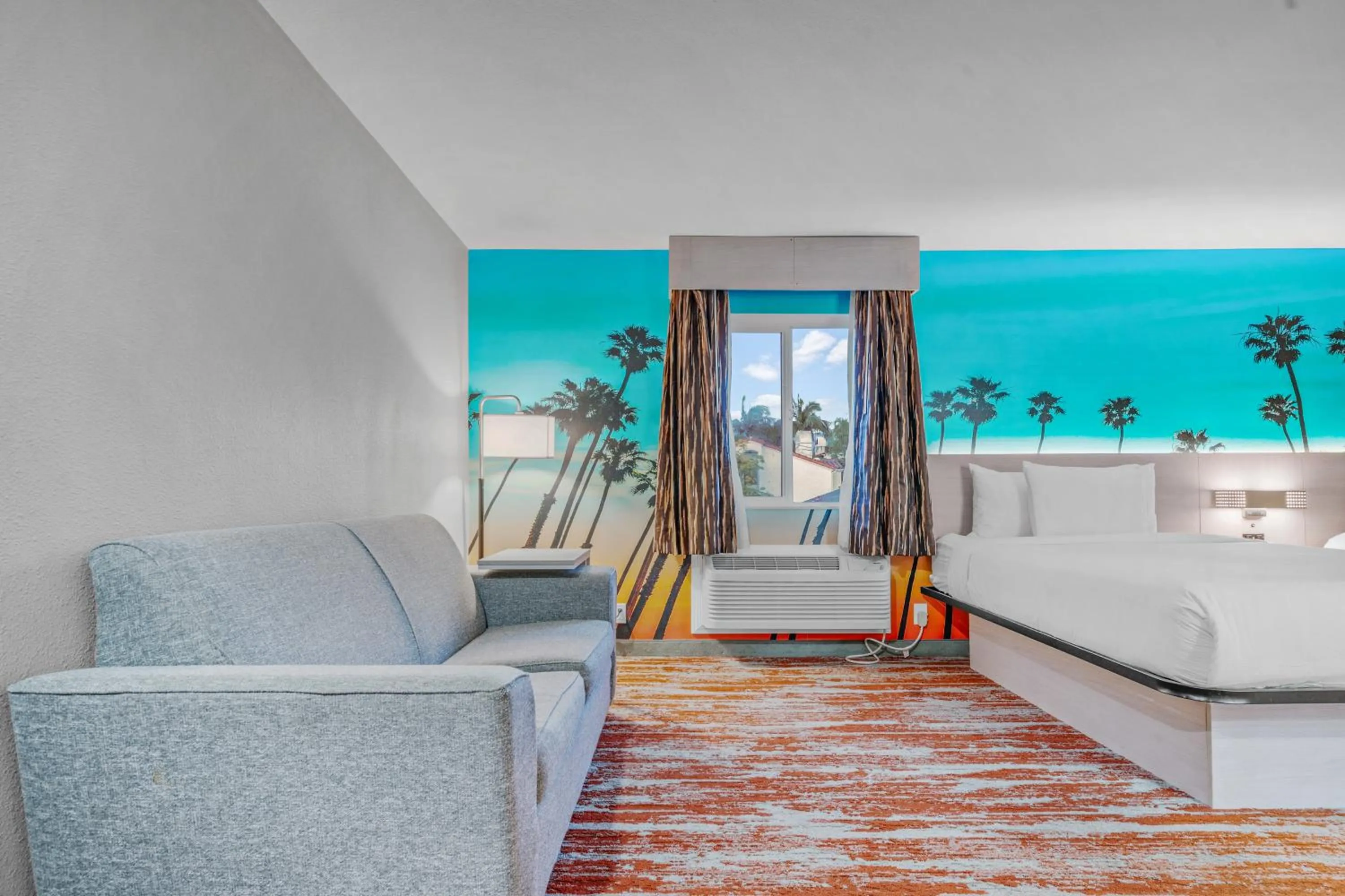 Guests, Bed in Avania Inn of Santa Barbara