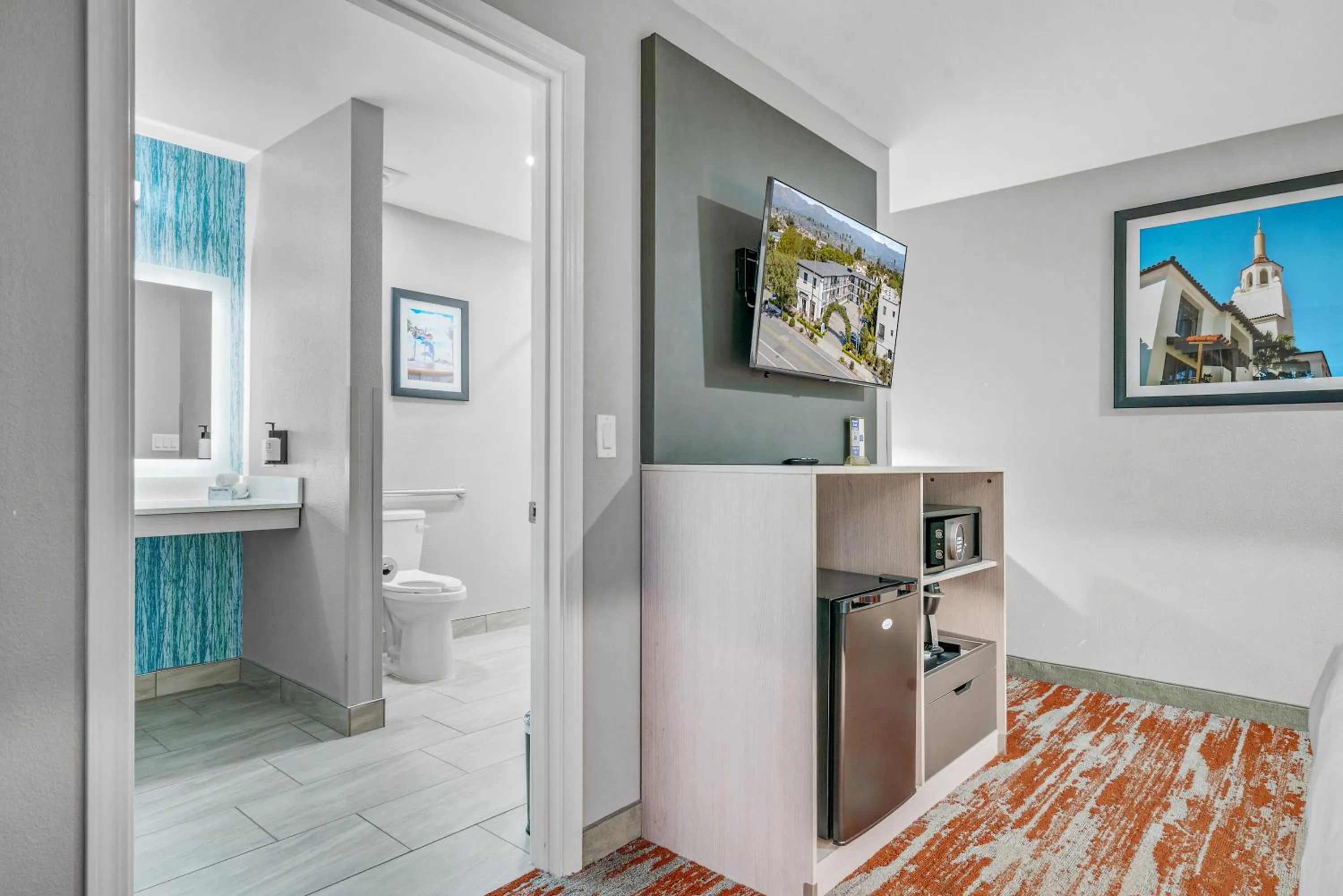 Bathroom in Avania Inn of Santa Barbara