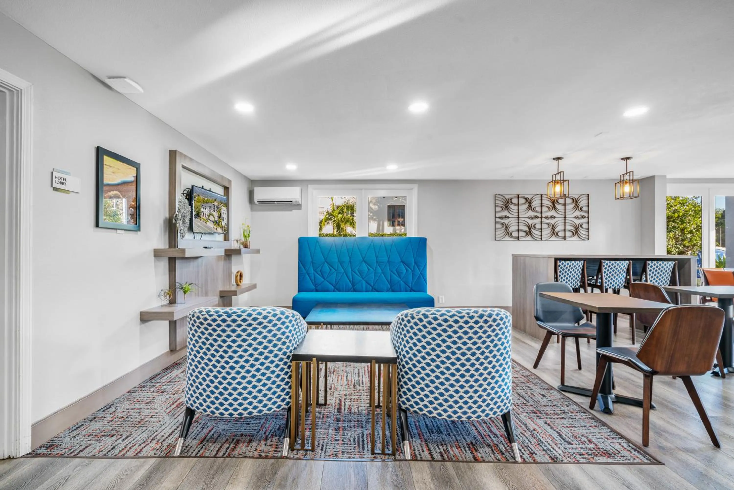 Lobby or reception in Avania Inn of Santa Barbara