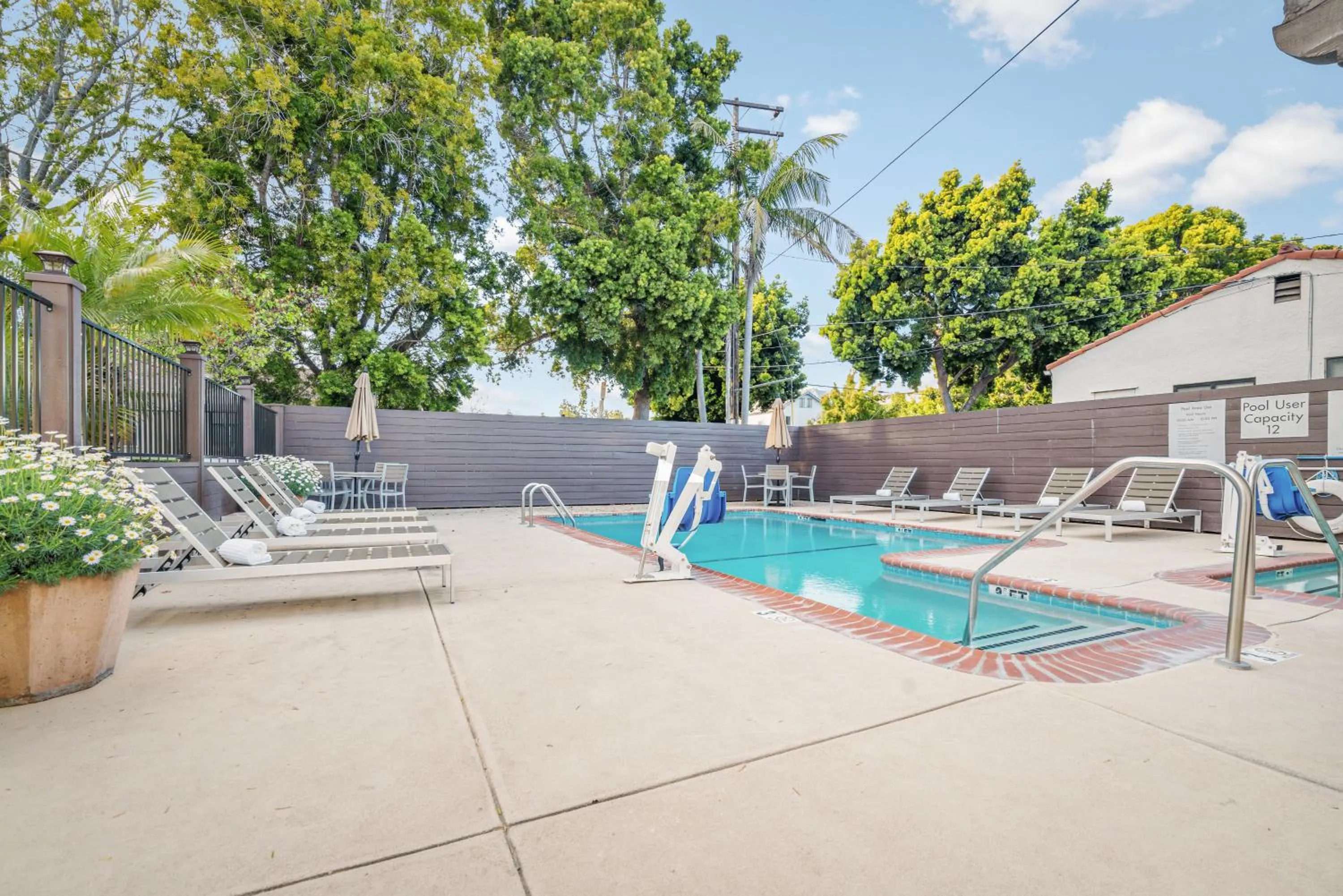 Swimming pool in Avania Inn of Santa Barbara
