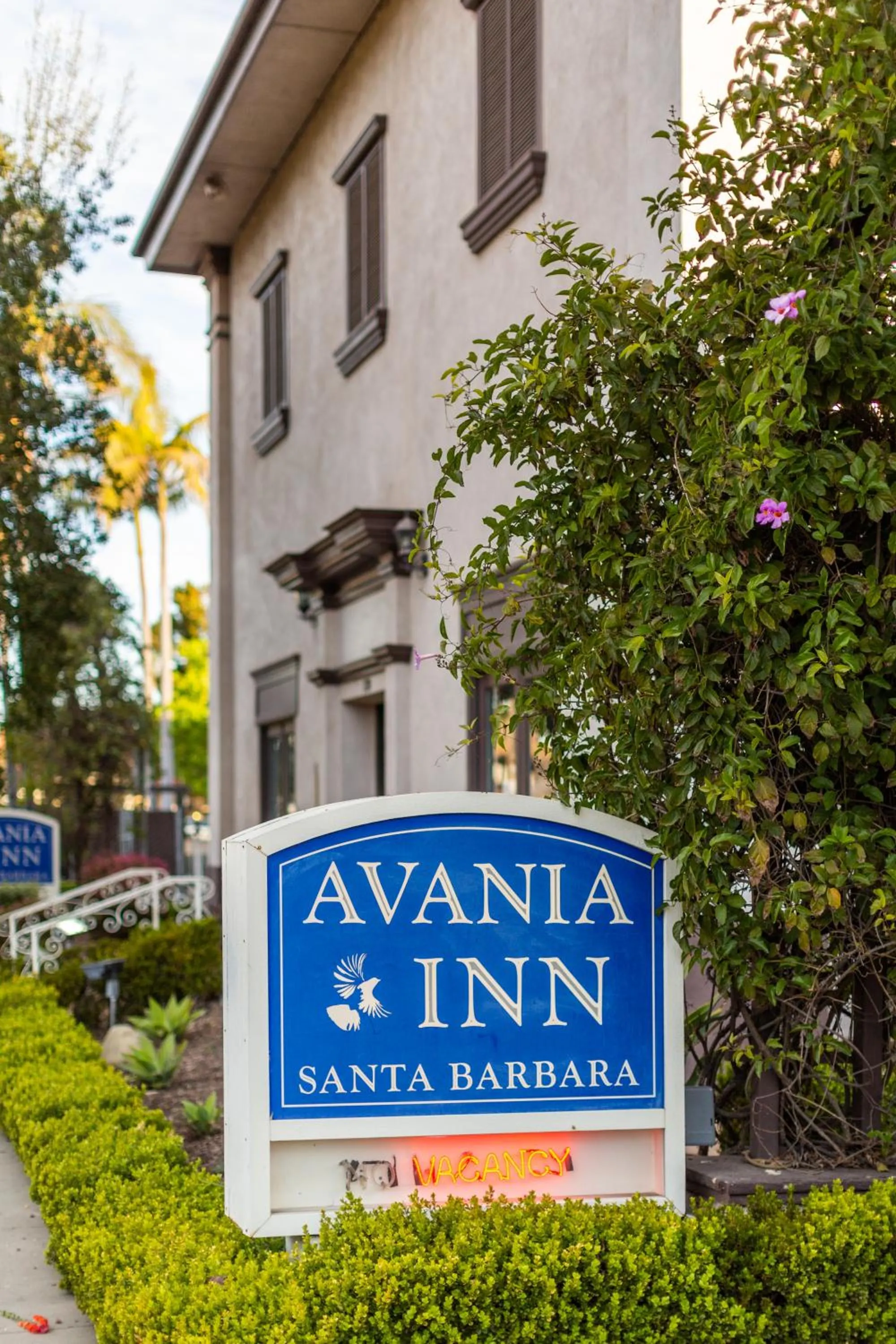 Property building in Avania Inn of Santa Barbara